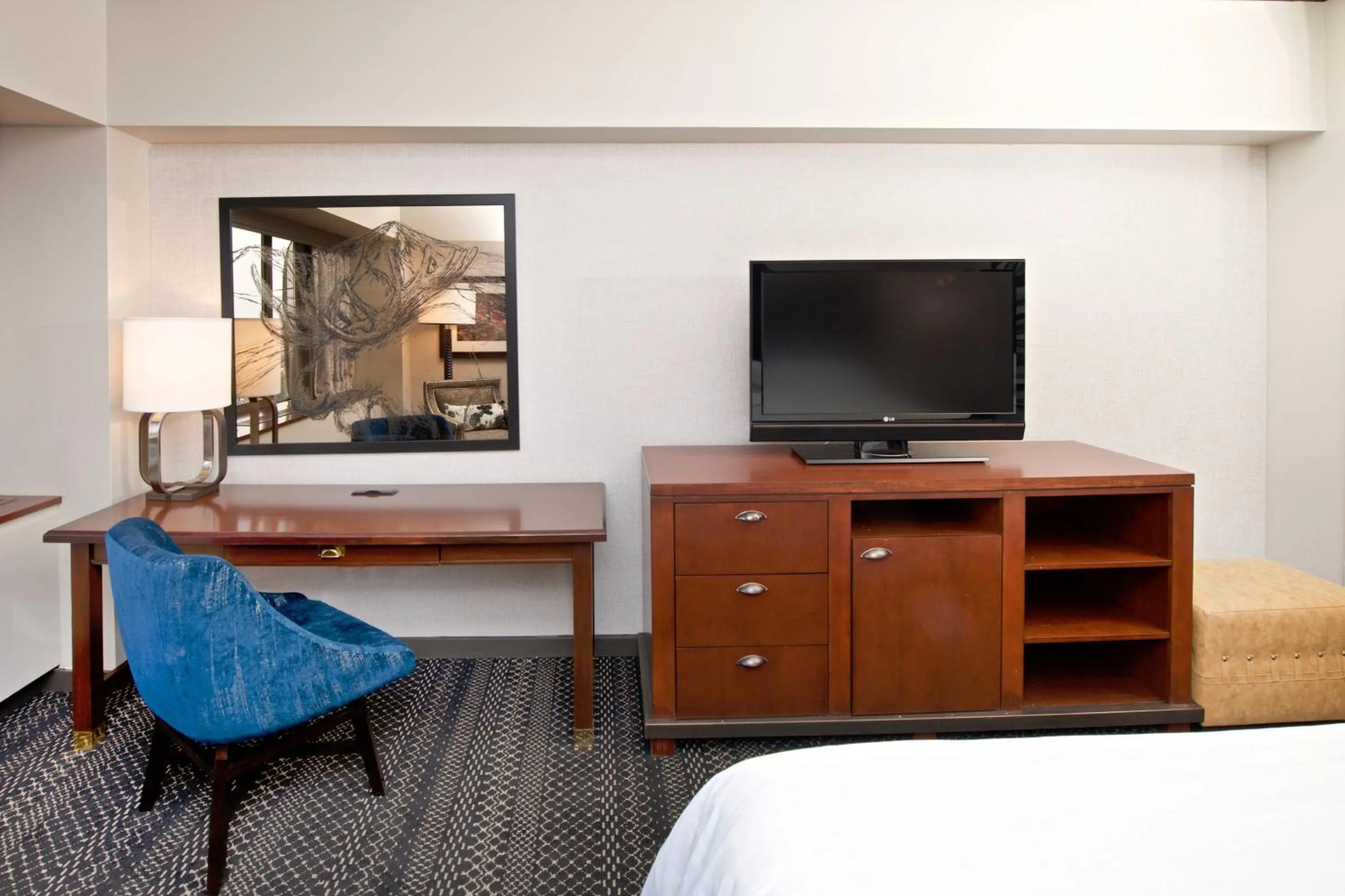 Photo of the whole room, Bed in Sheraton Anchorage Hotel