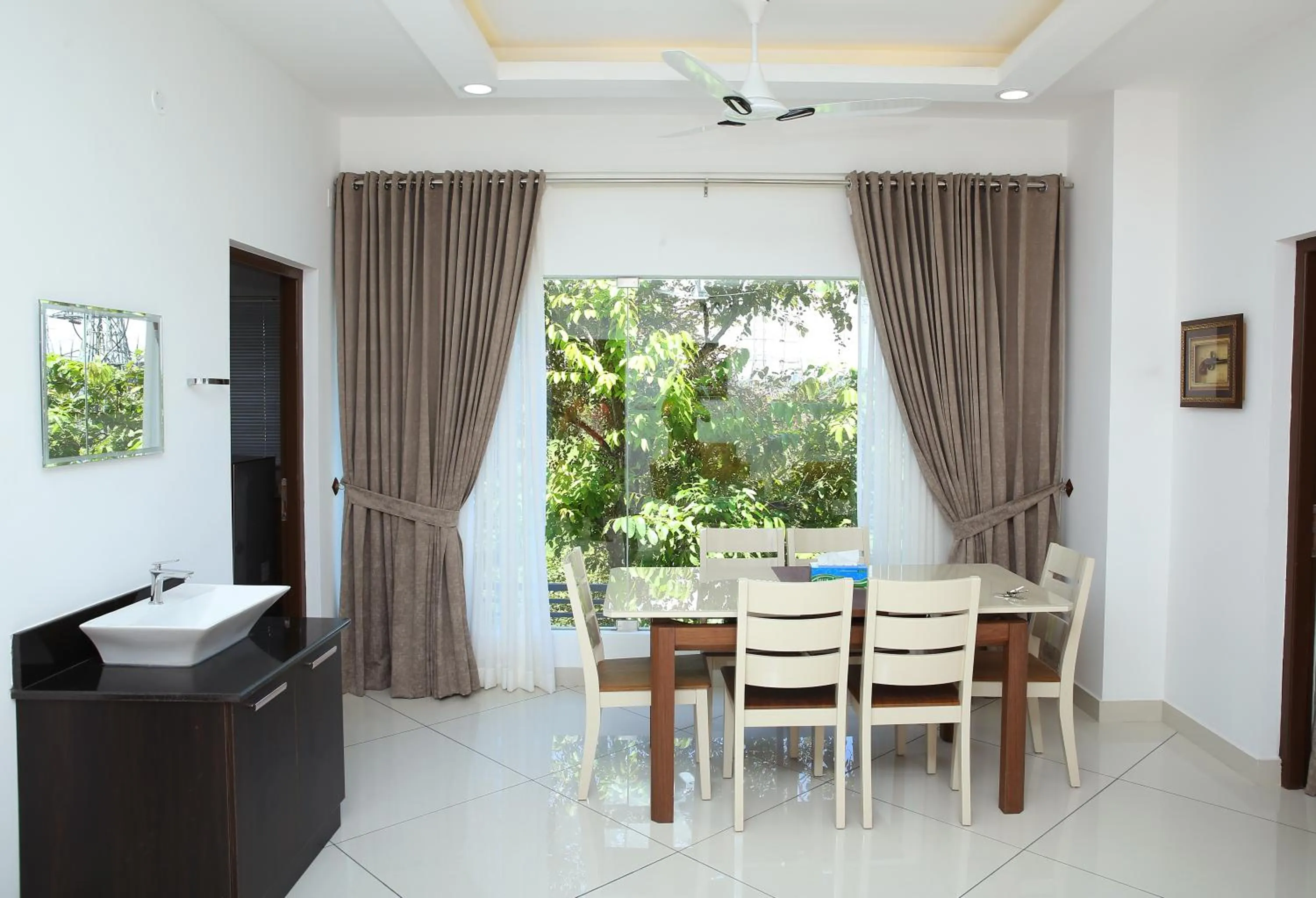 Dining area in Eden Isle Luxury Service Apartment