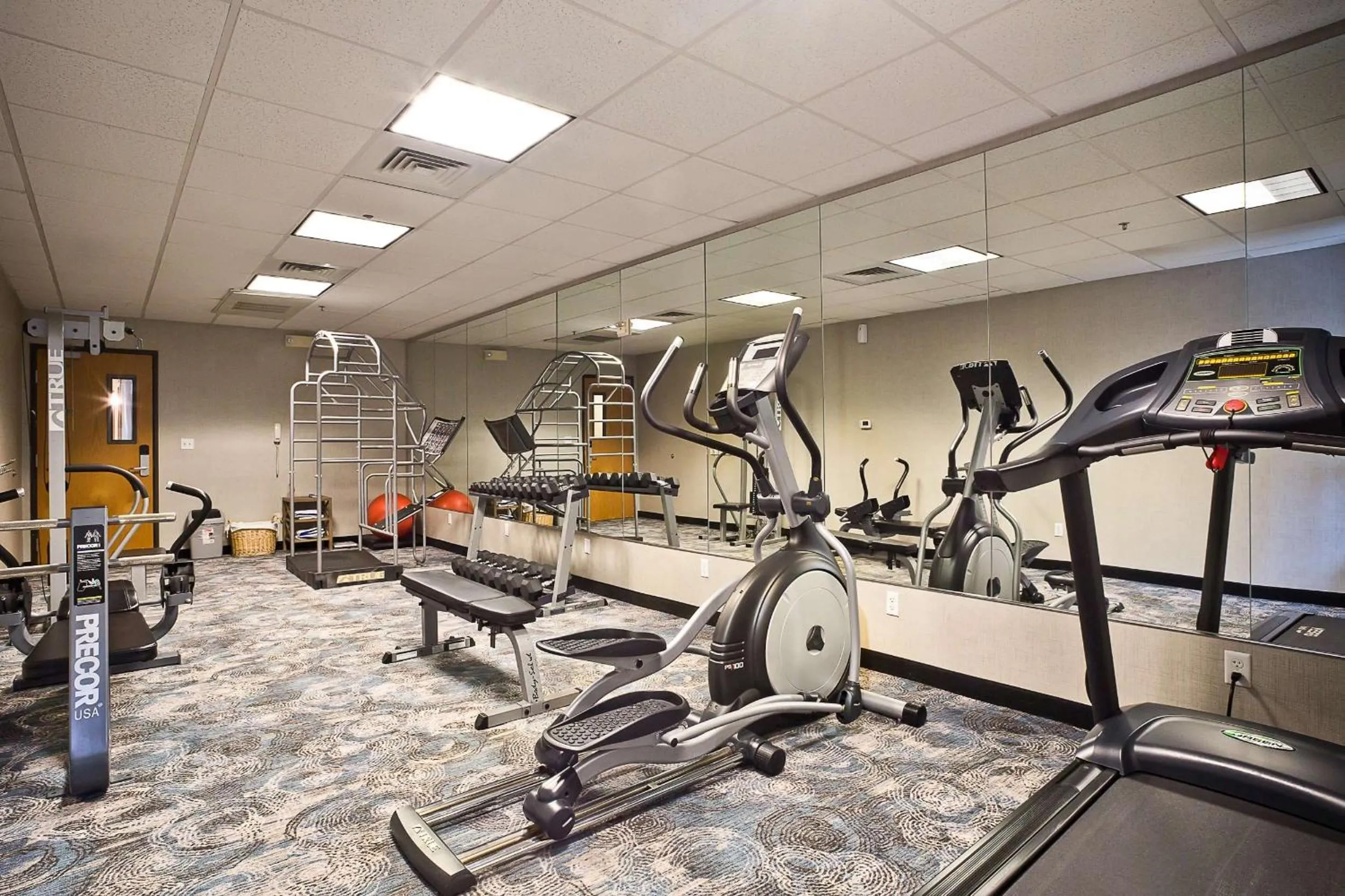Fitness centre/facilities in Hawthorn Suites by Wyndham-Oakland/Alameda