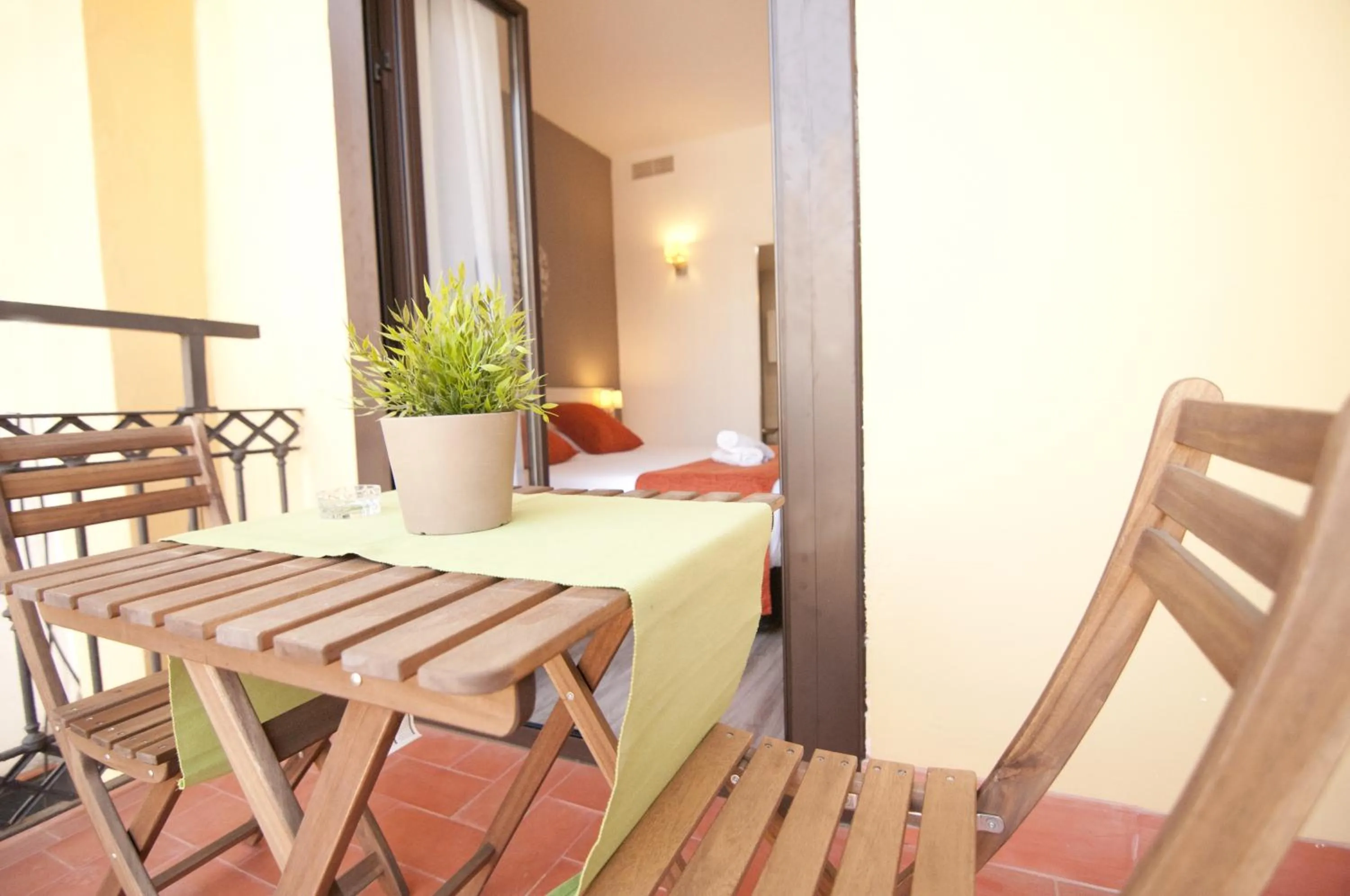 Balcony/Terrace in Hostal Live Barcelona