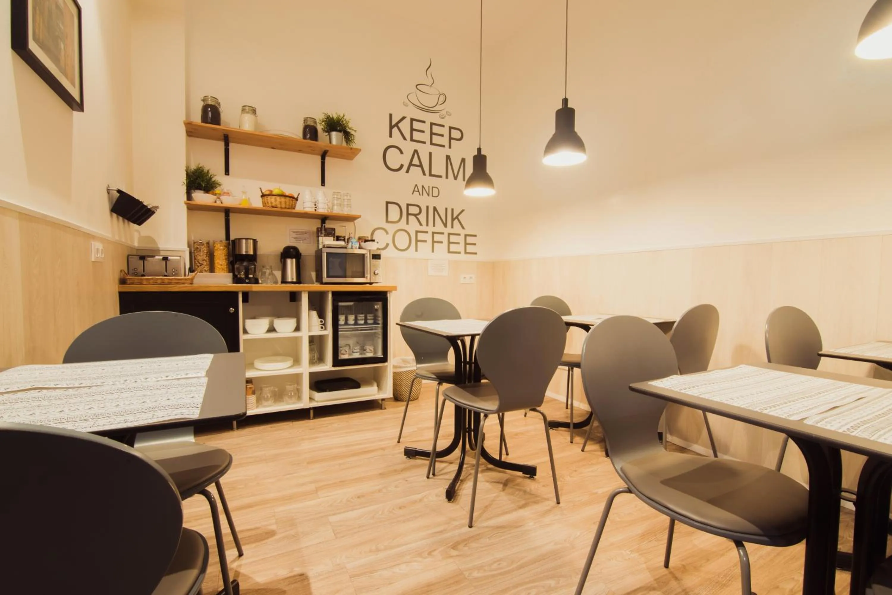 Lounge or bar in Hostal Live Barcelona