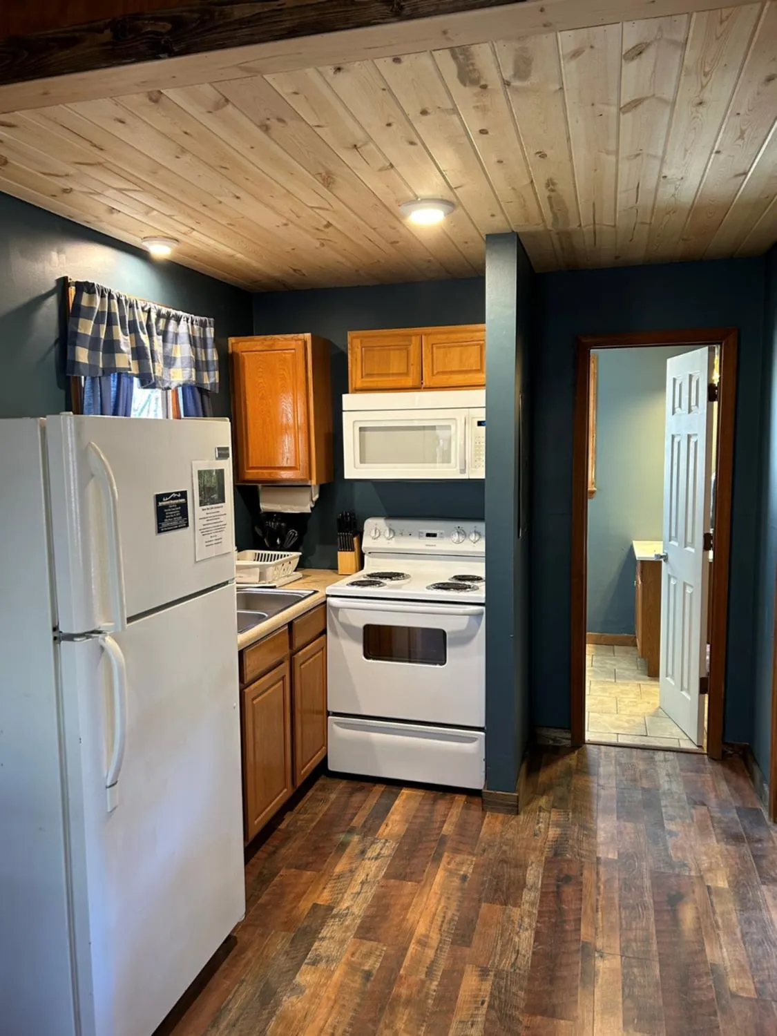 Kitchen or kitchenette in Springmaid Mountain Retreat & Stables