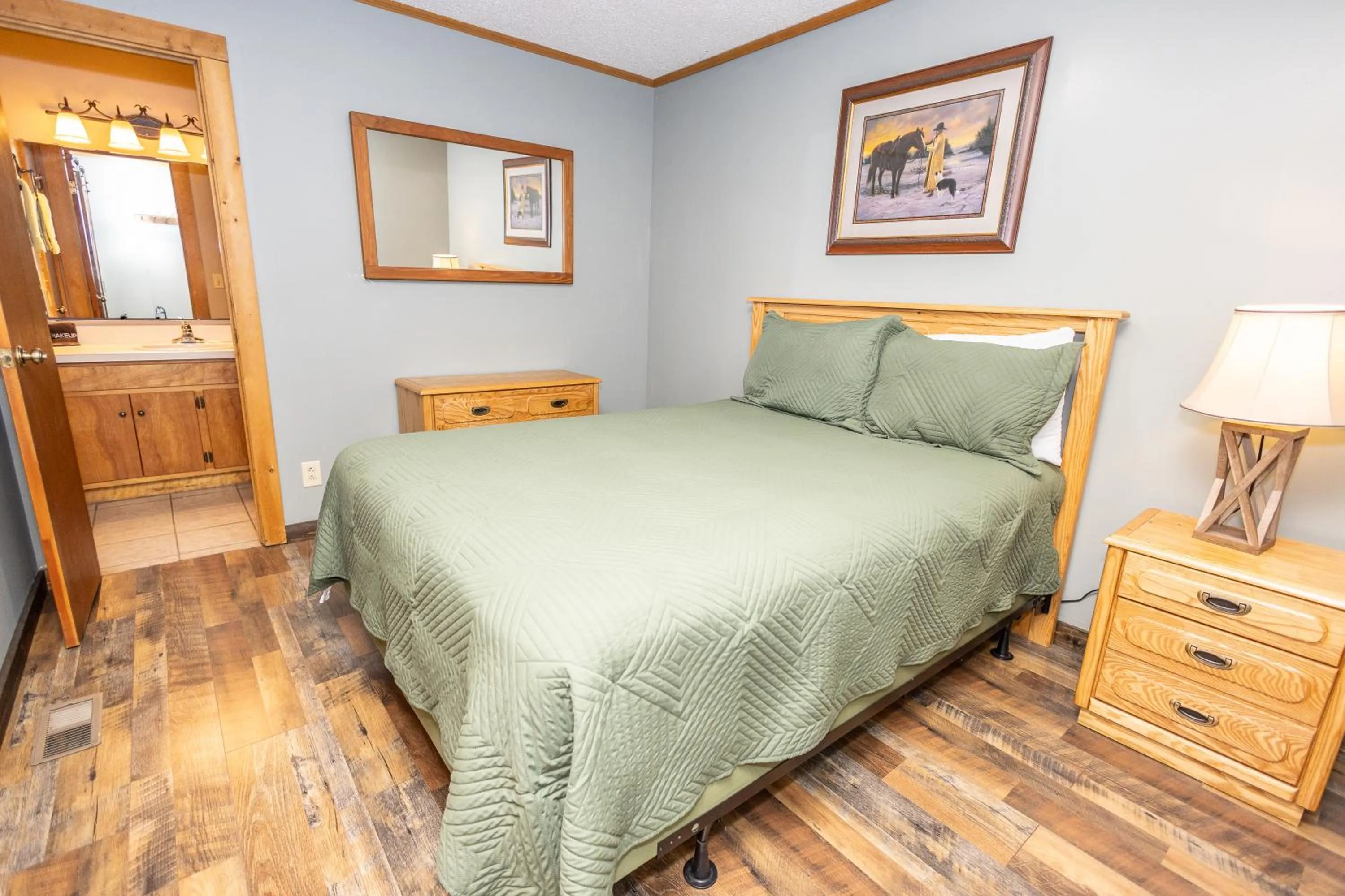 Bed in Springmaid Mountain Retreat & Stables