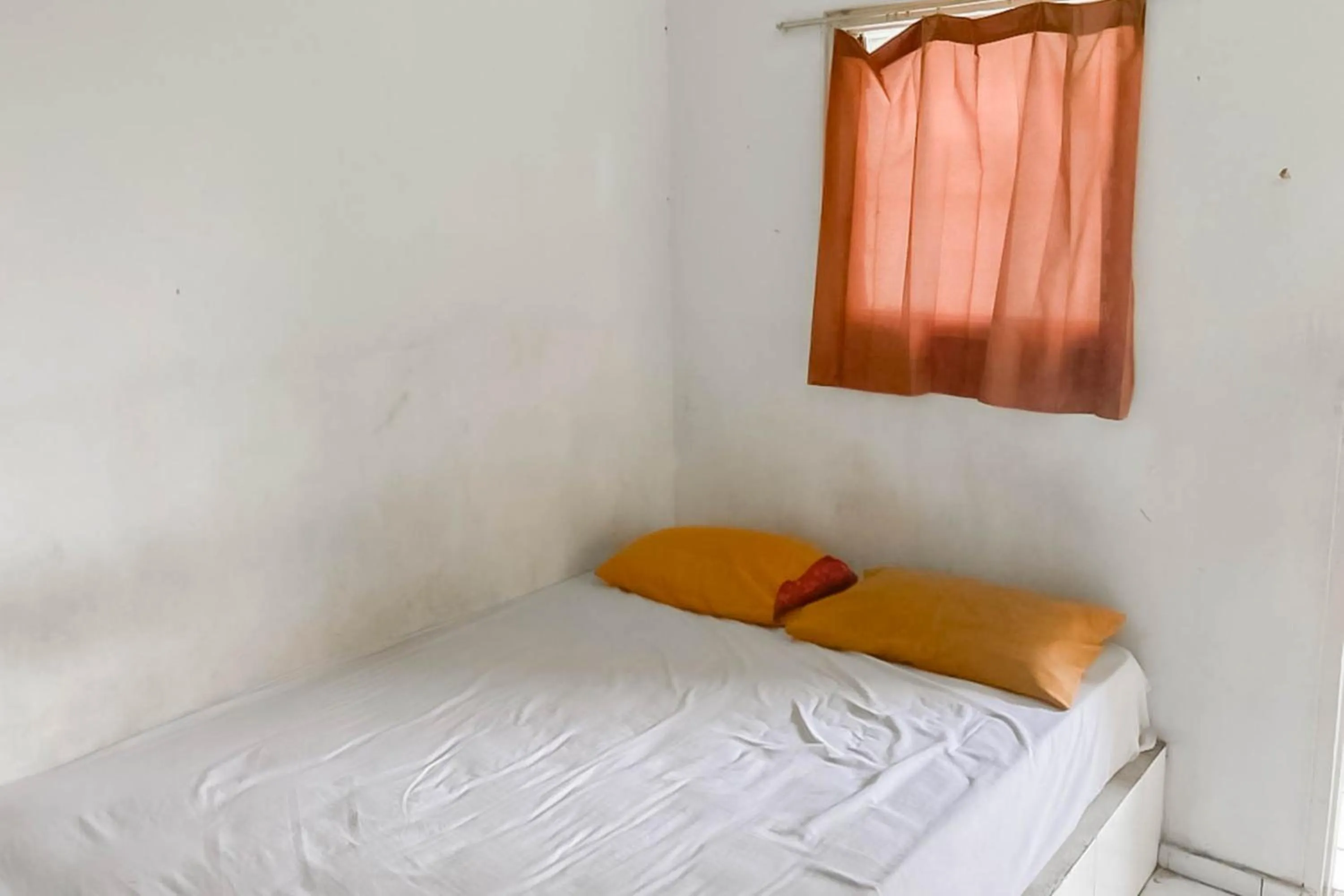 Bedroom, Bed in Hotel Arimbi 3 RedPartner