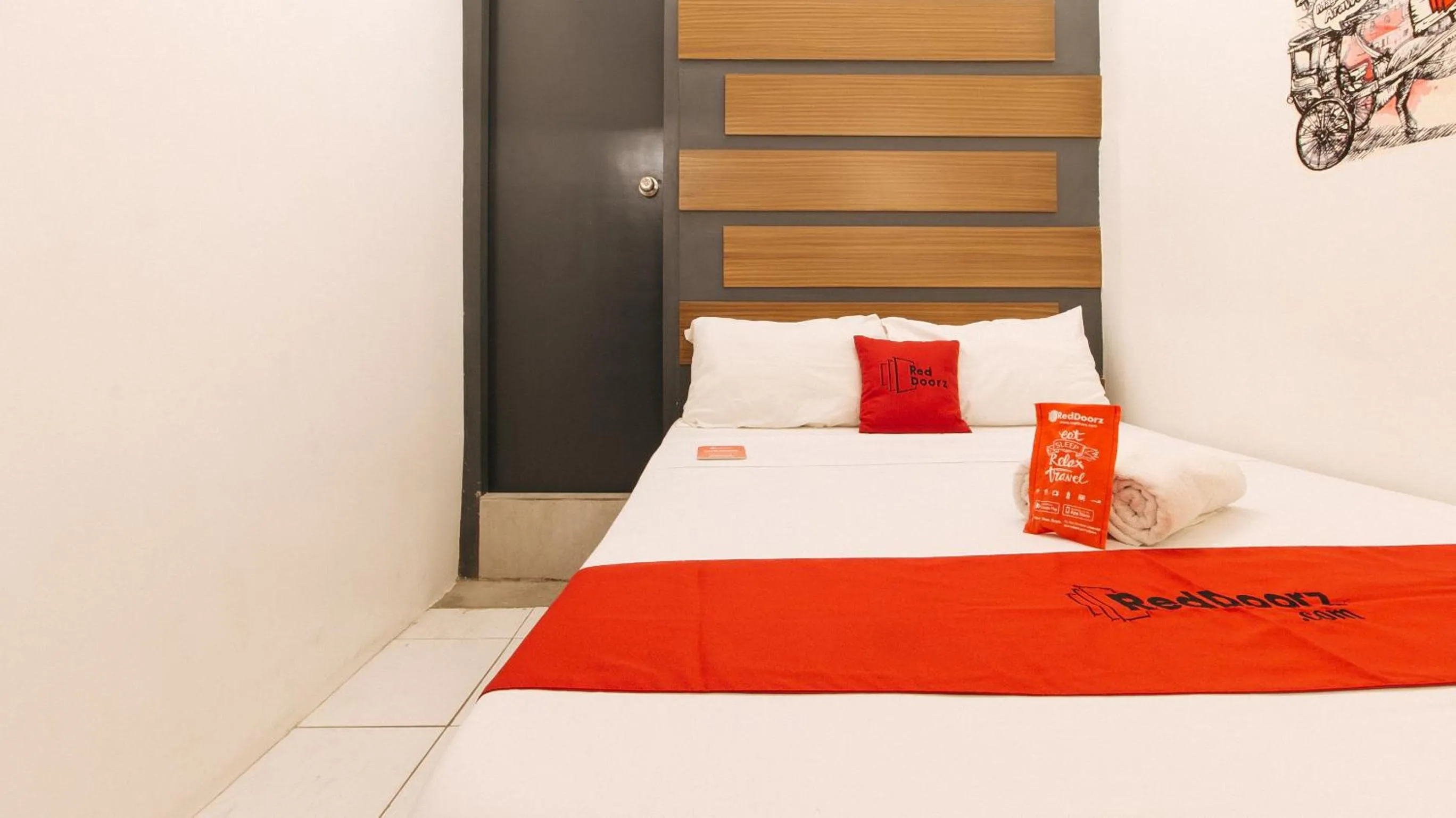 Photo of the whole room, Bed in RedDoorz near Fishermall Quezon City
