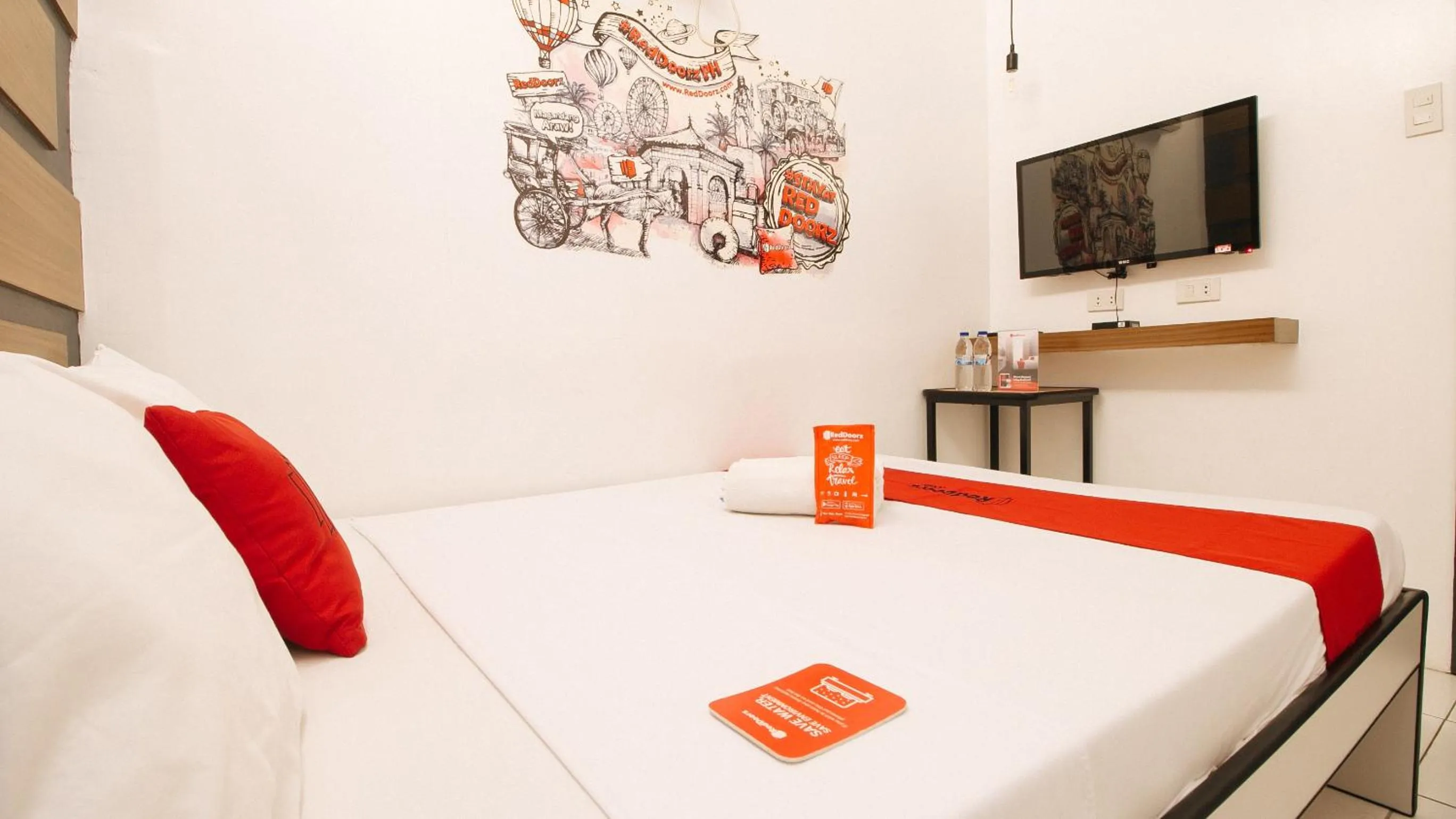 TV and multimedia, Bed in RedDoorz near Fishermall Quezon City