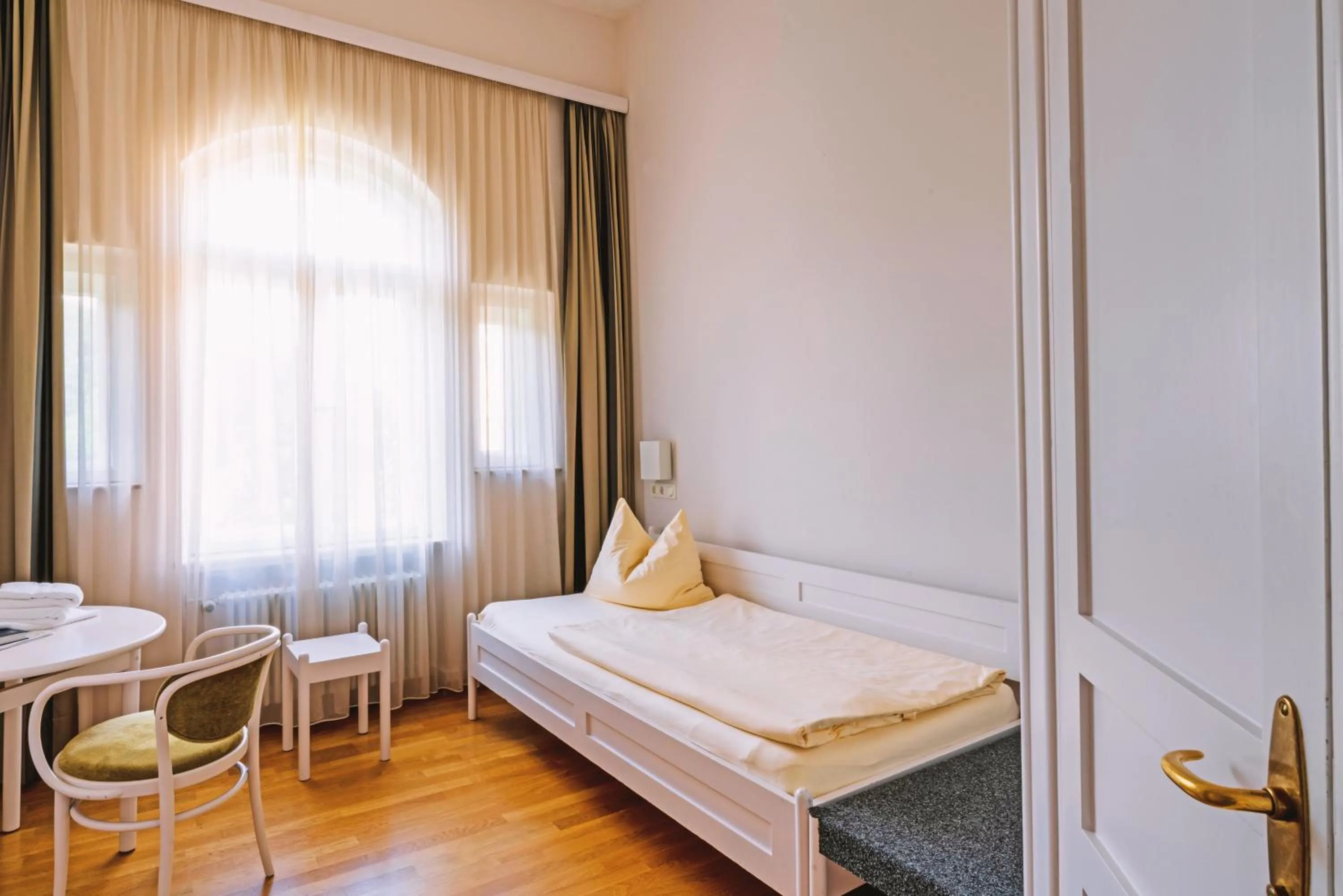 Photo of the whole room, Bed in Wildbad Rothenburg