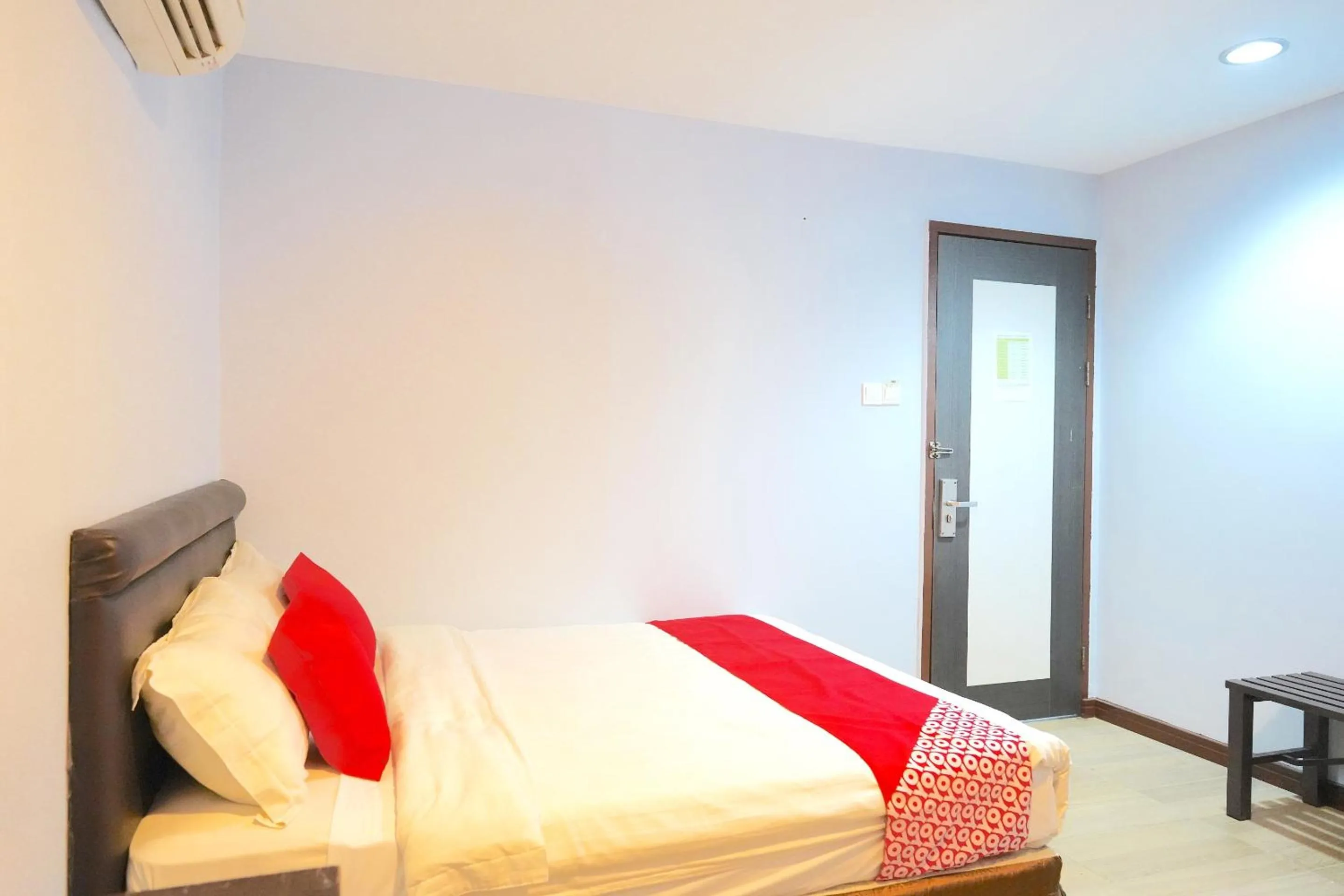 Bedroom, Bed in Hotel O Utama Inn