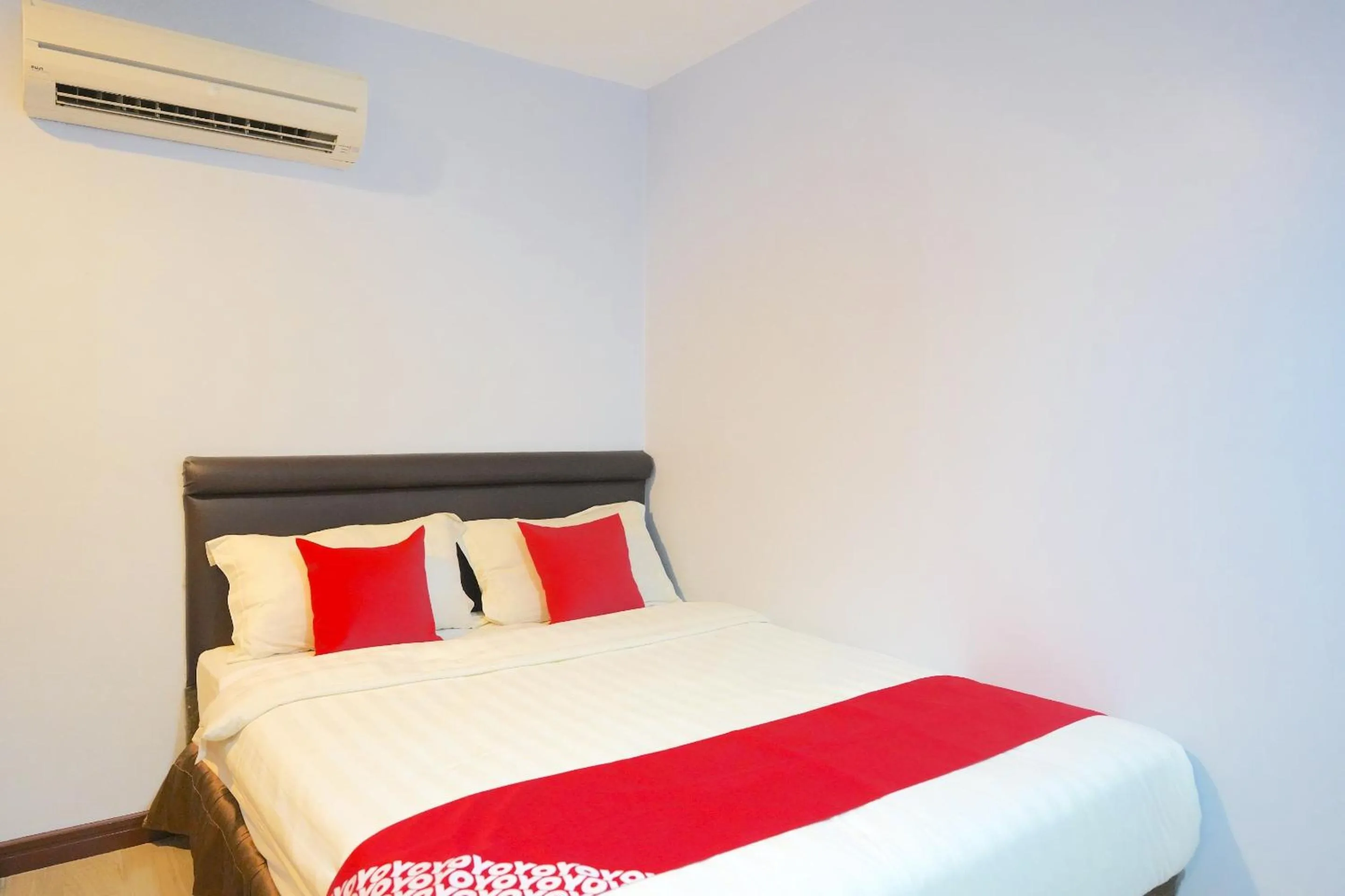 Bedroom, Bed in Hotel O Utama Inn