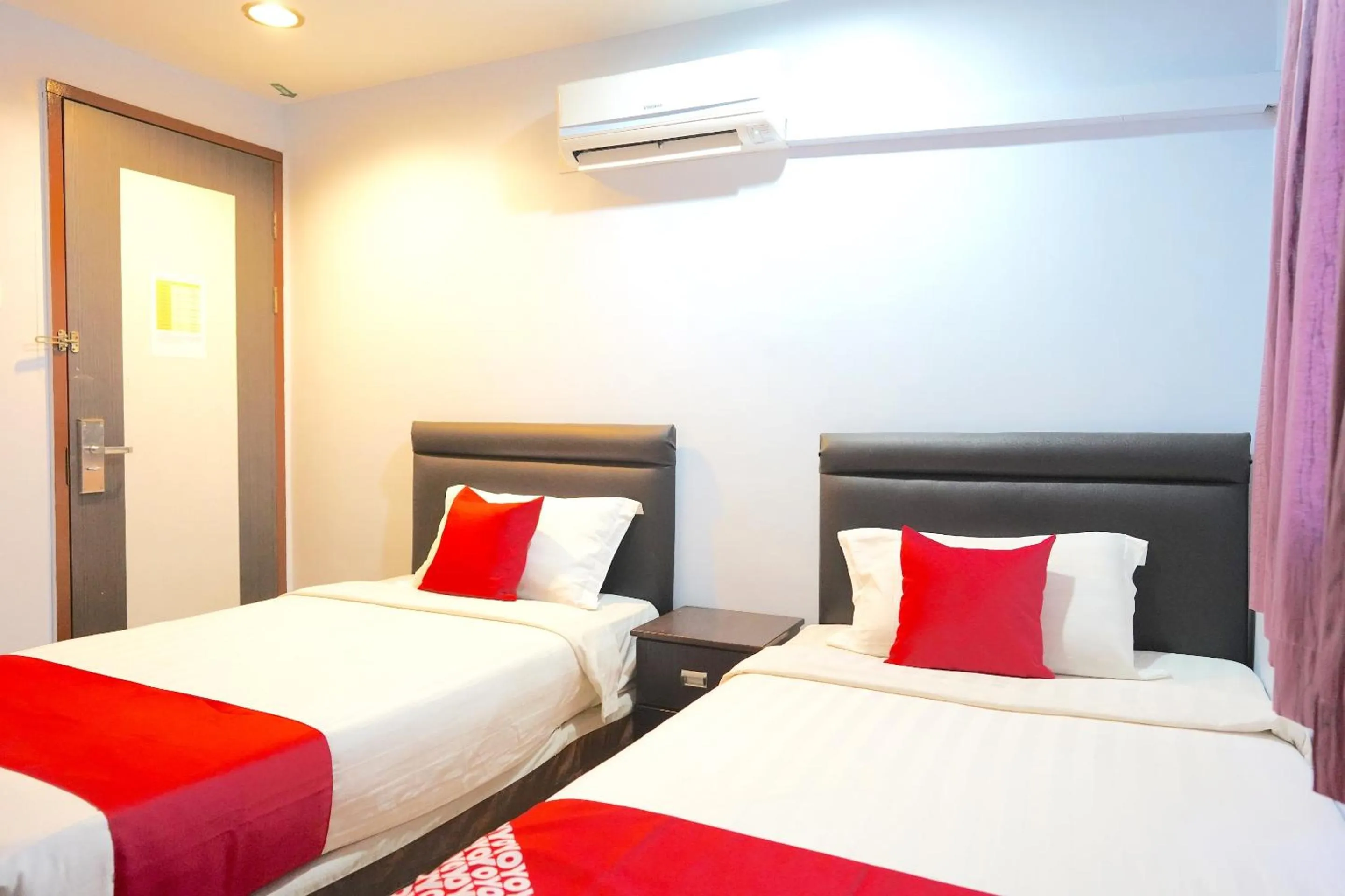 Bedroom, Bed in Hotel O Utama Inn