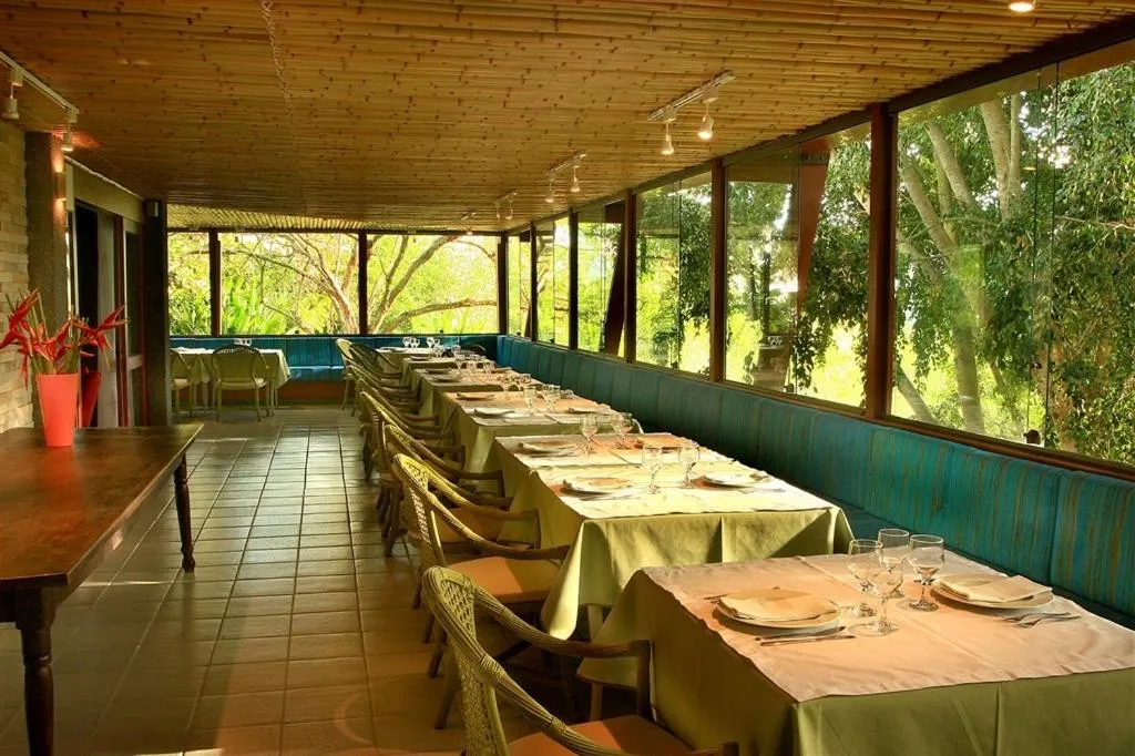 Restaurant/places to eat in Oasis Hotel Spa