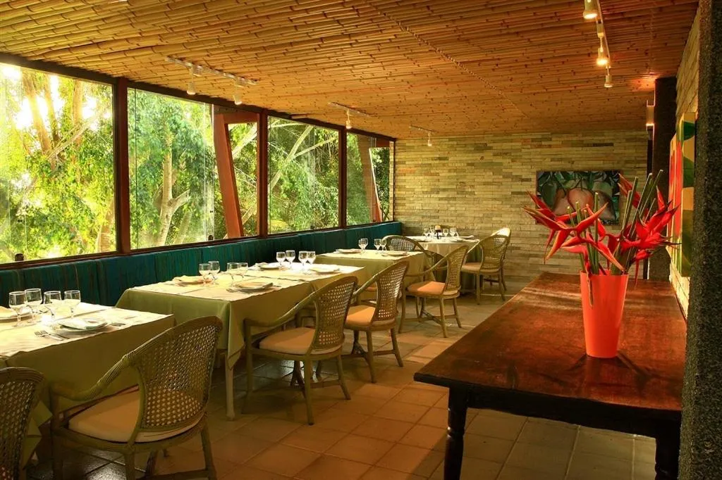 Restaurant/places to eat in Oasis Hotel Spa