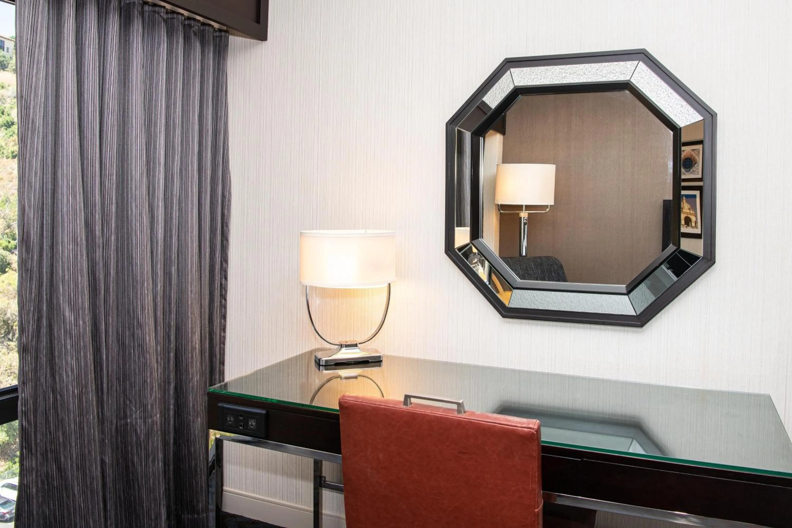 Photo of the whole room in Sheraton Mission Valley San Diego Hotel