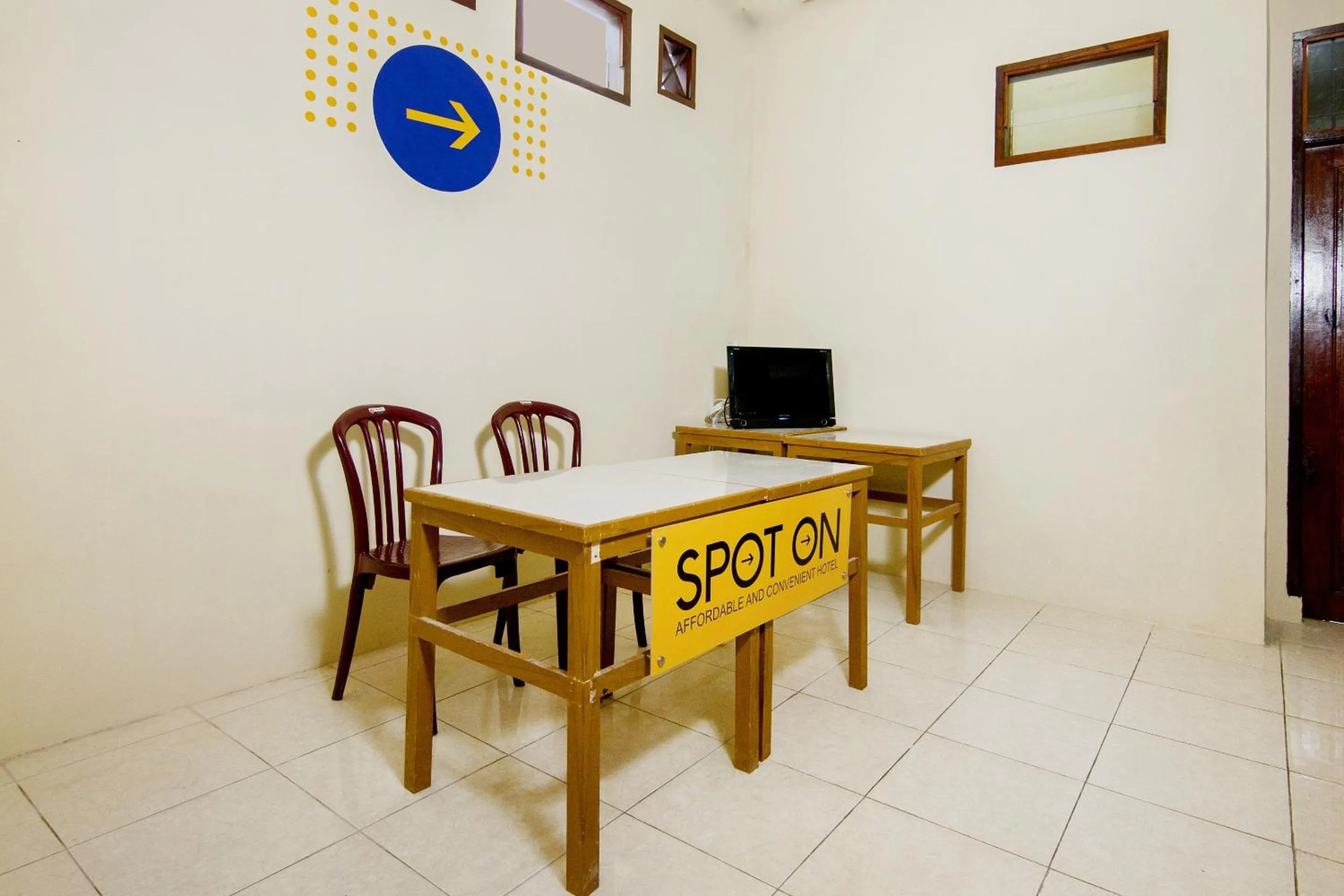 Lobby or reception in SPOT ON 2076 Hotel Stadion