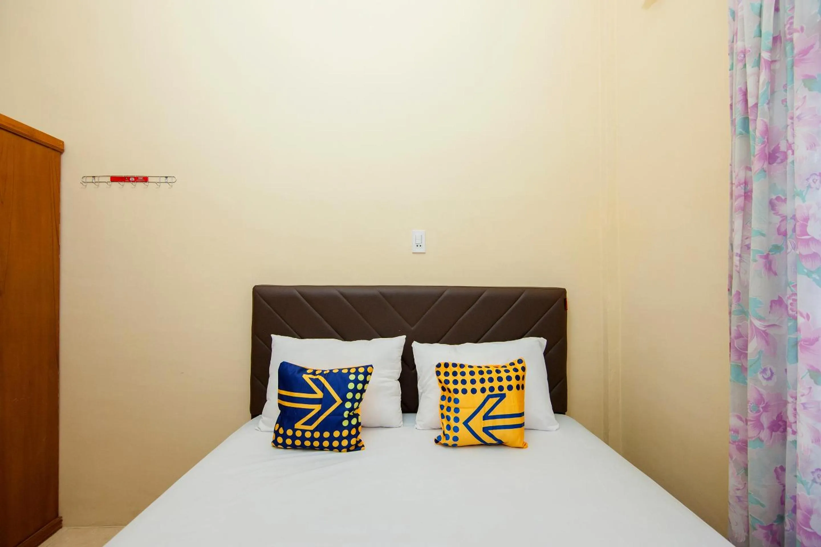 Bedroom, Bed in SPOT ON 2076 Hotel Stadion