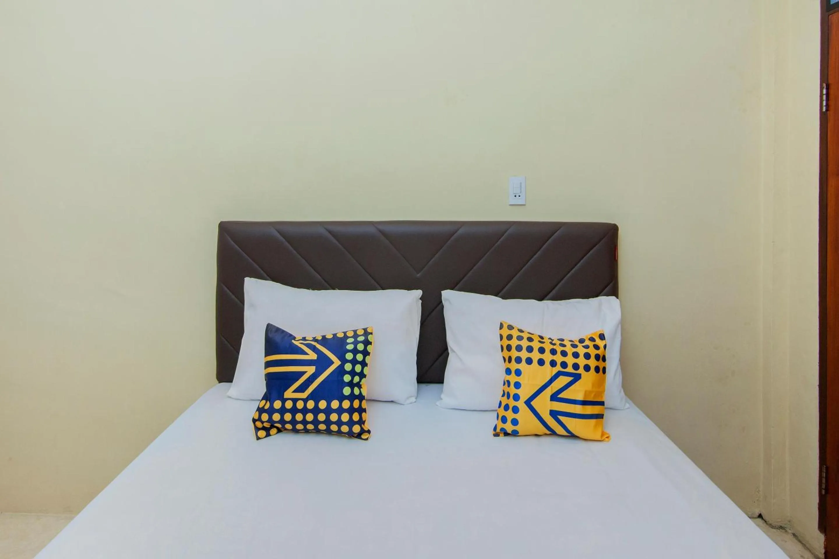 Bedroom, Bed in SPOT ON 2076 Hotel Stadion