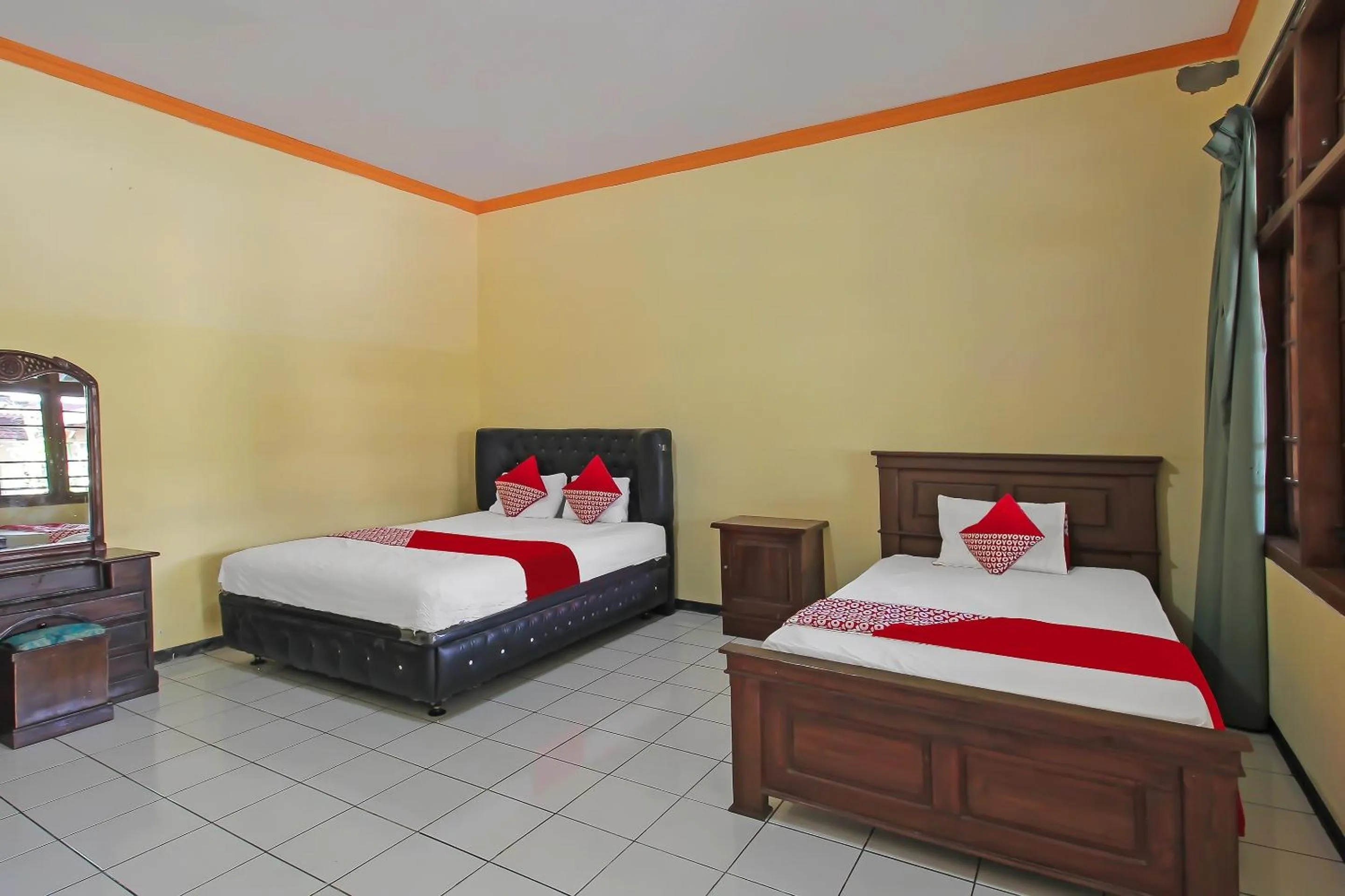 Bedroom, Bed in OYO 1984 Hotel Istana Family Syariah