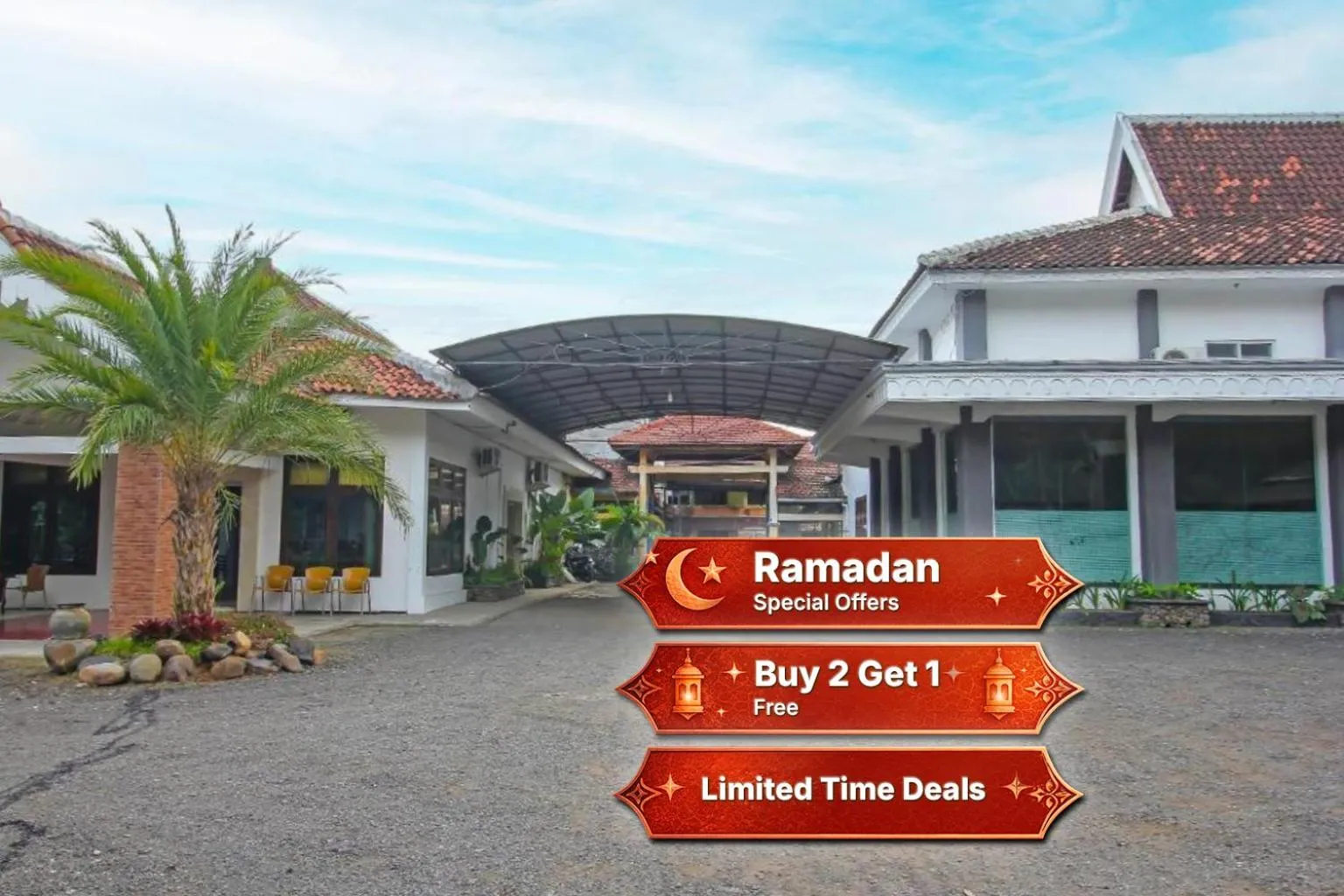 Property building in OYO 1984 Hotel Istana Family Syariah