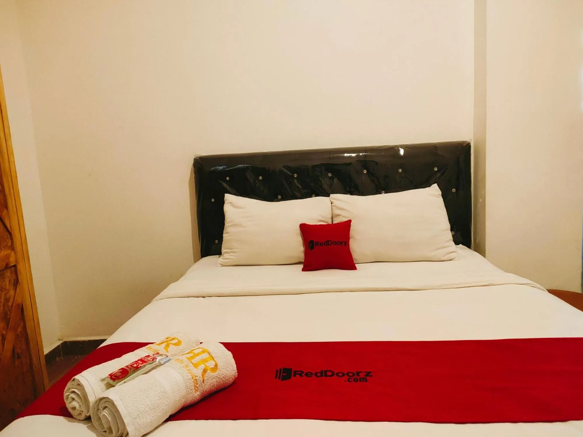 Bed in RedDoorz At Sukomanunggal Surabaya