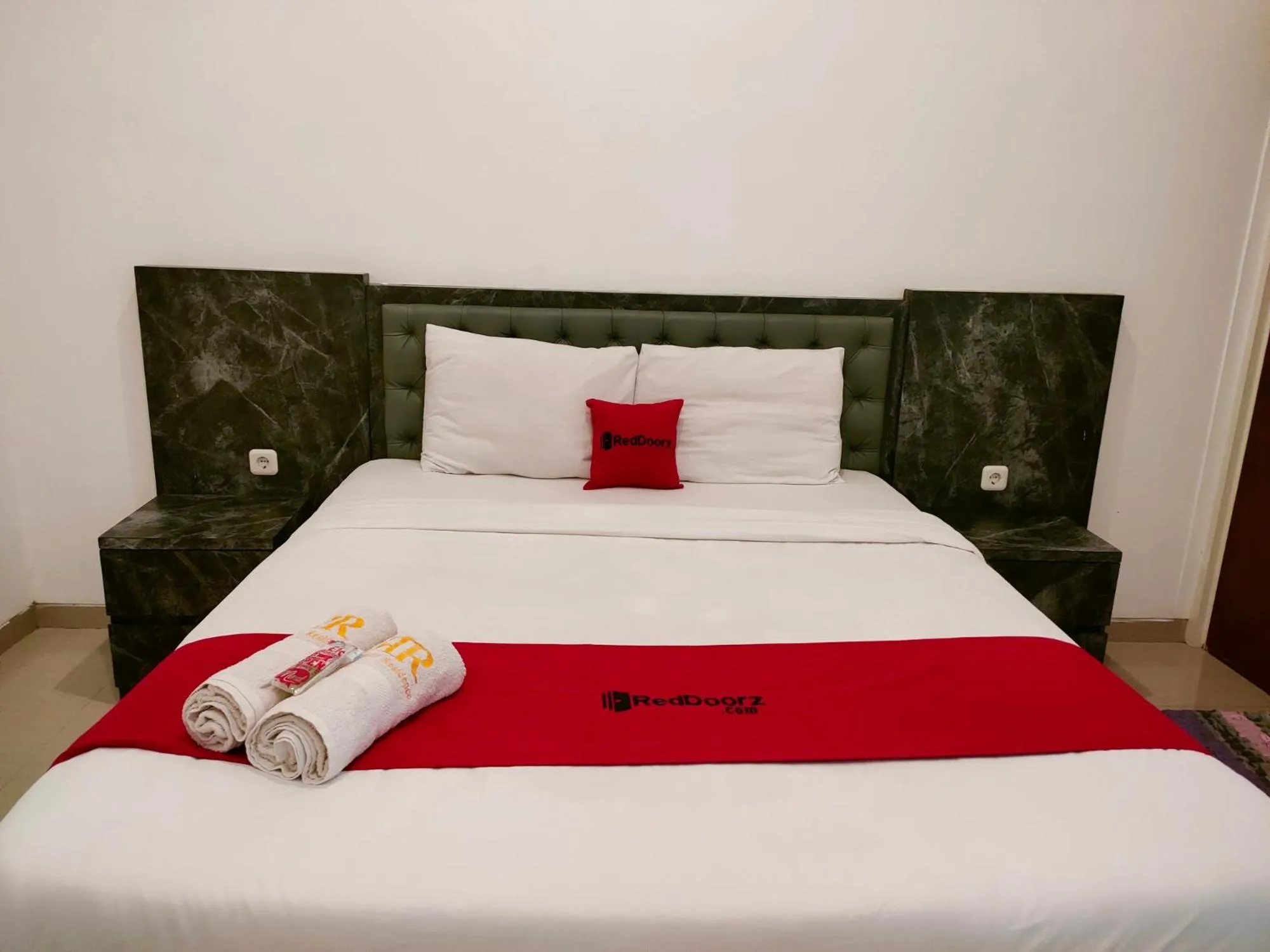 Bed in RedDoorz At Sukomanunggal Surabaya