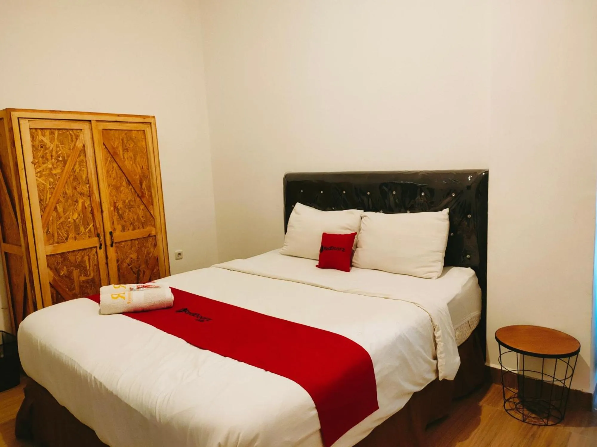 Bed in RedDoorz At Sukomanunggal Surabaya