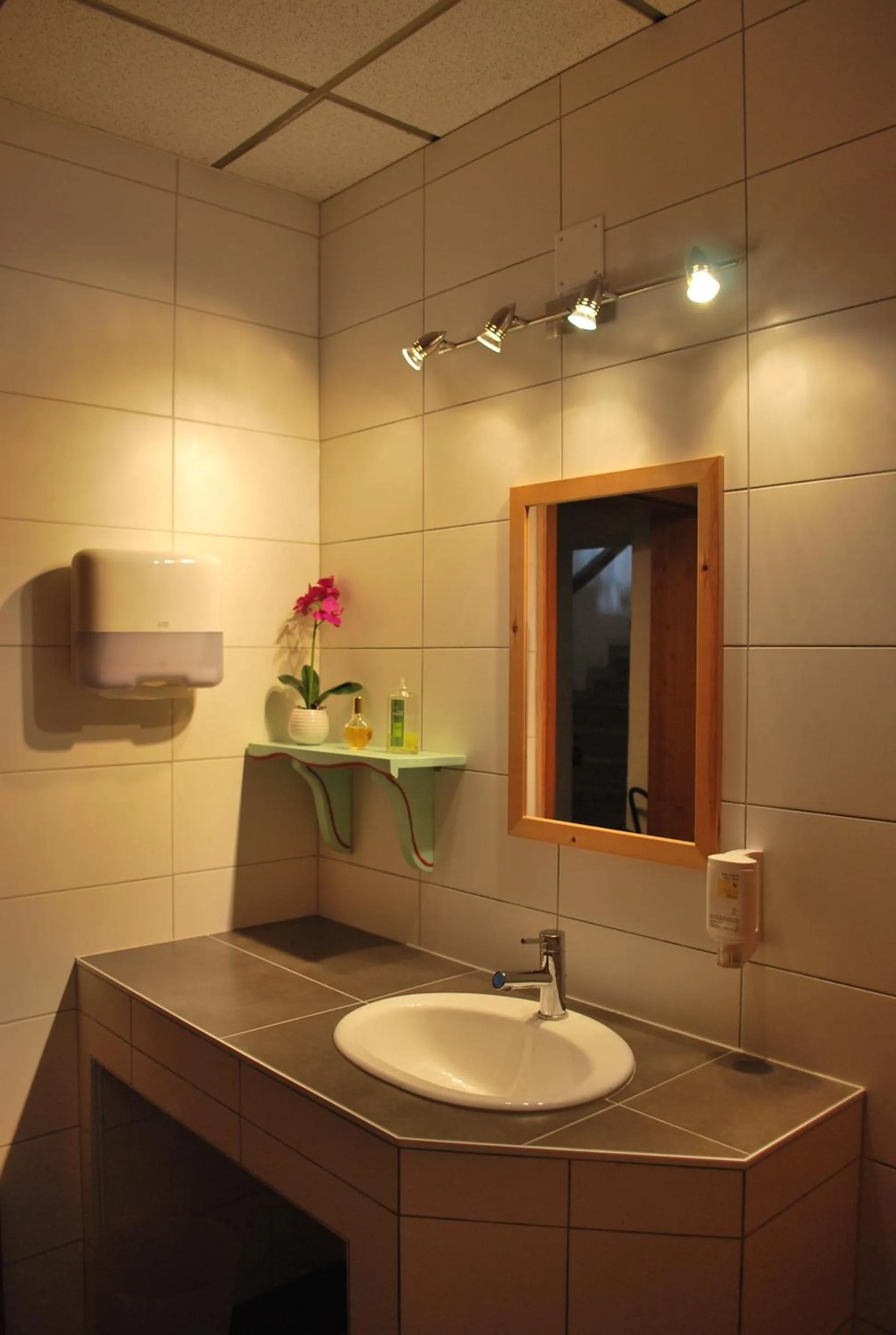 Bathroom in Logis Hôtel Restaurant Kleiber