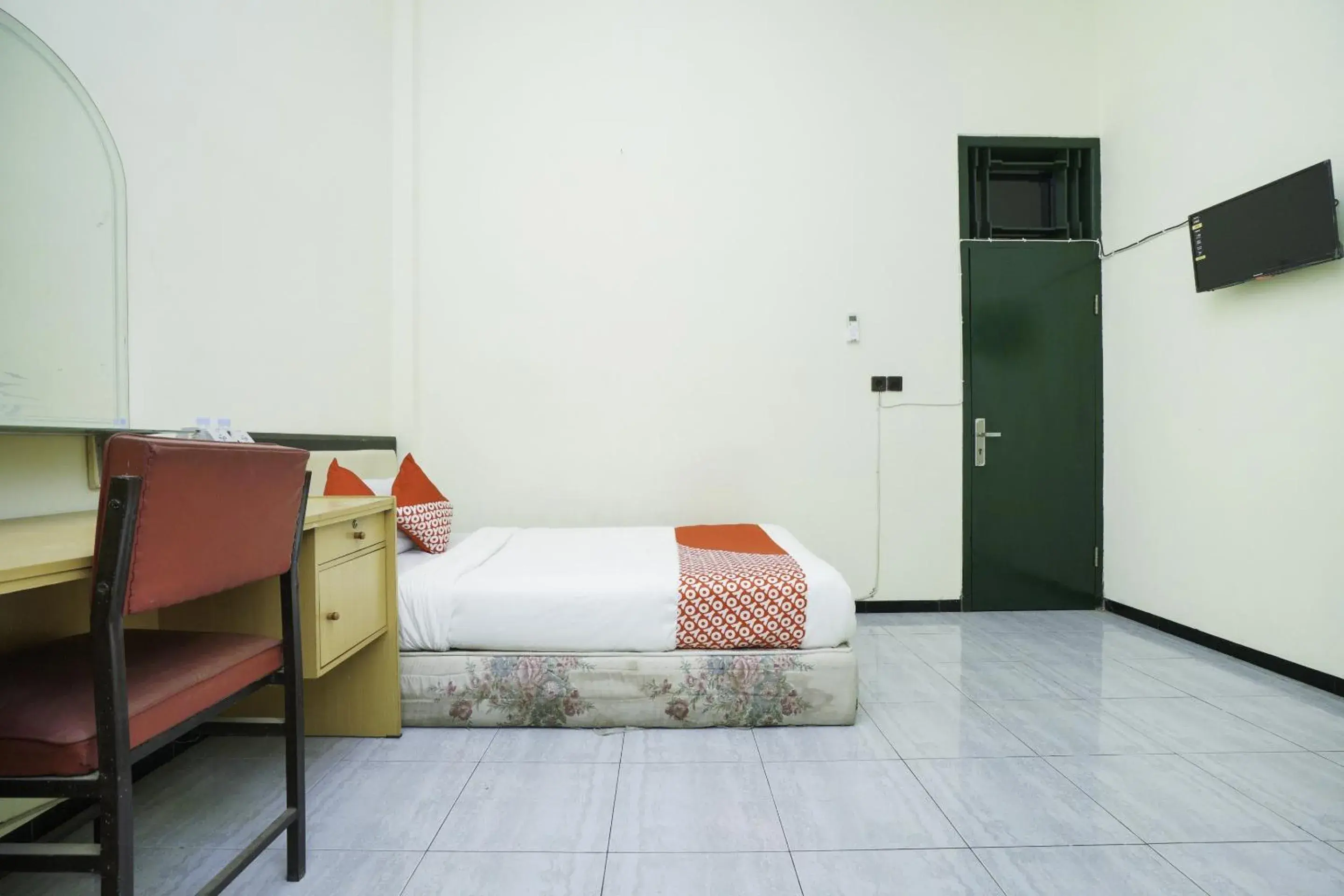 Delxue Twin Room in Hotel O Penginapan Bidara Syariah Delxue Twin Room in Hotel O Penginapan Bidara Syariah