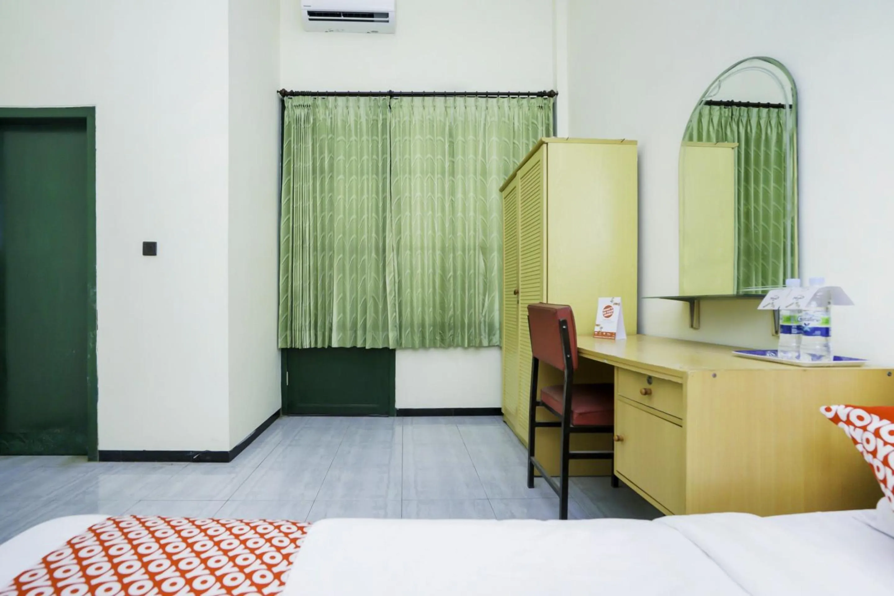Bedroom, Bed in Hotel O Penginapan Bidara Syariah
