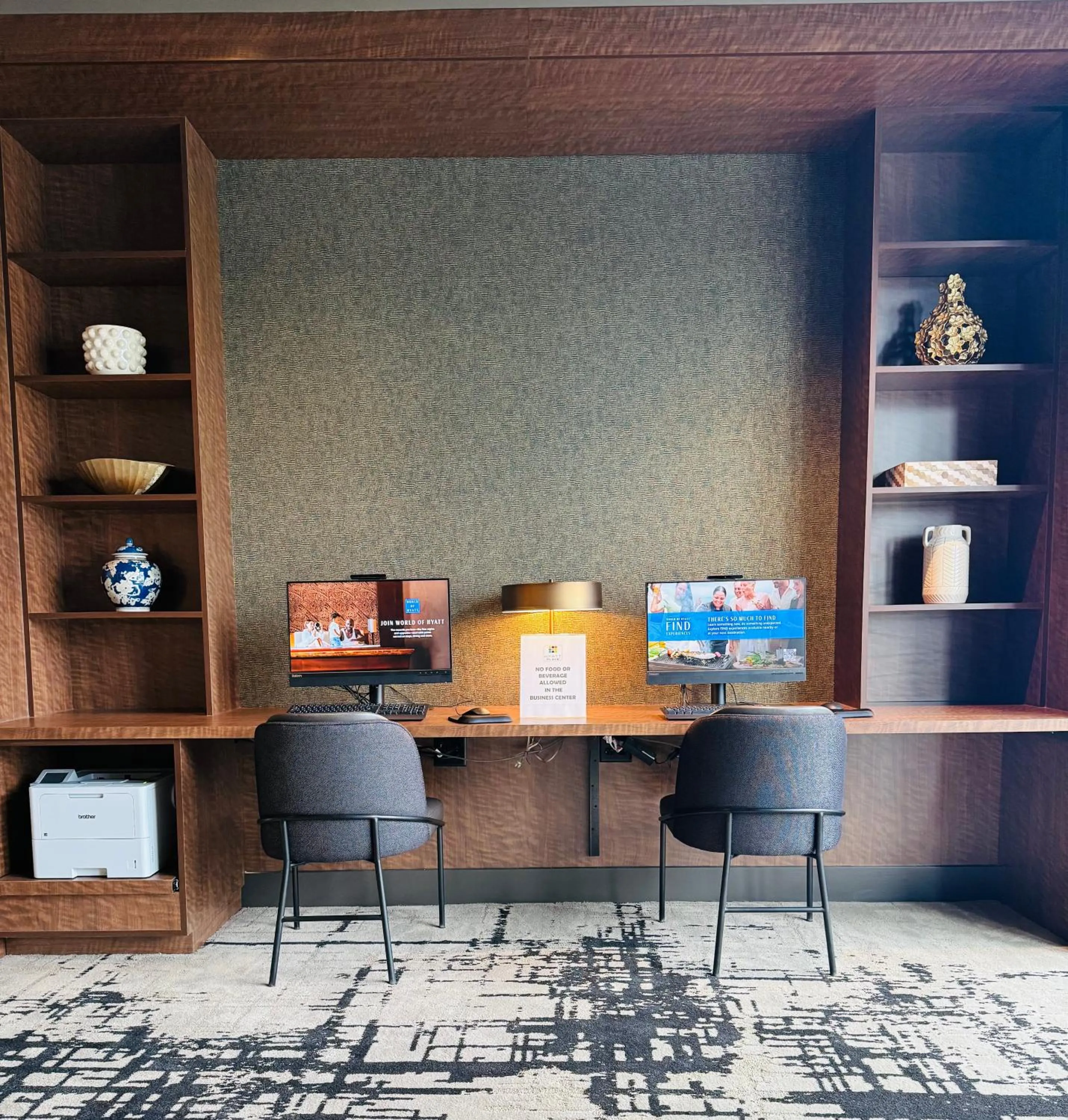 Business facilities in Hyatt Place Charlotte Downtown