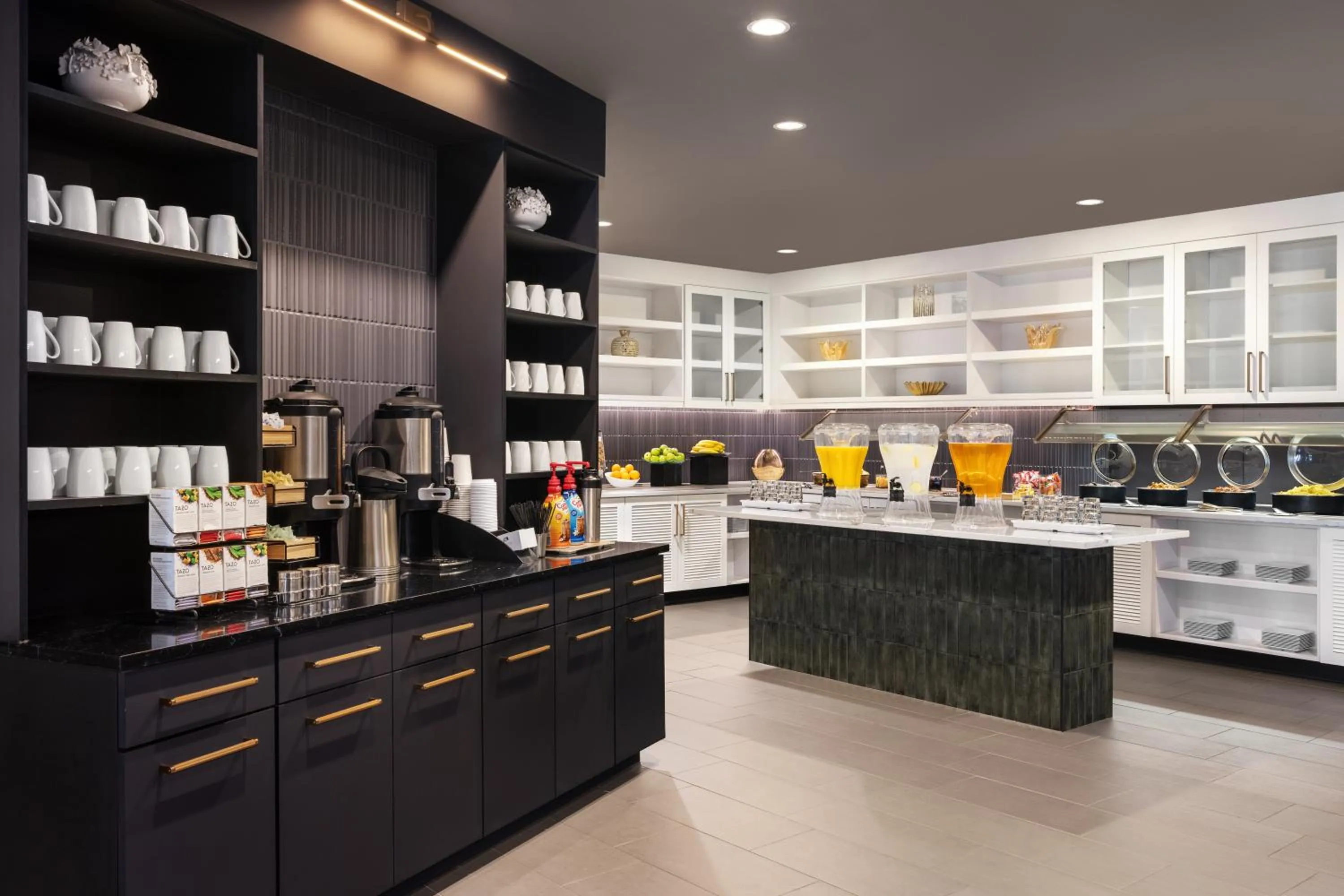 Coffee/tea facilities in Hyatt Place Charlotte Downtown