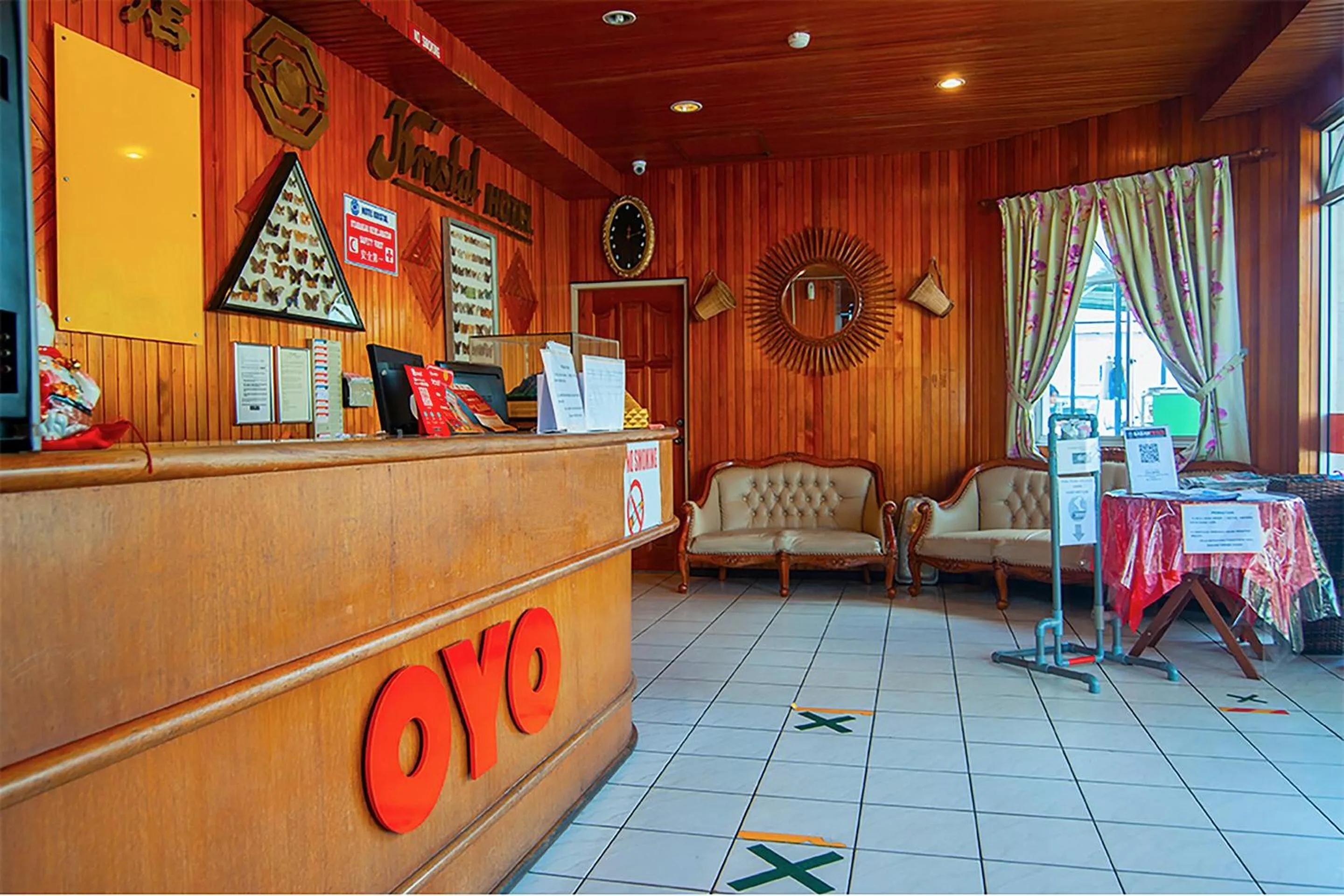 Lobby or reception in OYO 89577 Kristal Hotel