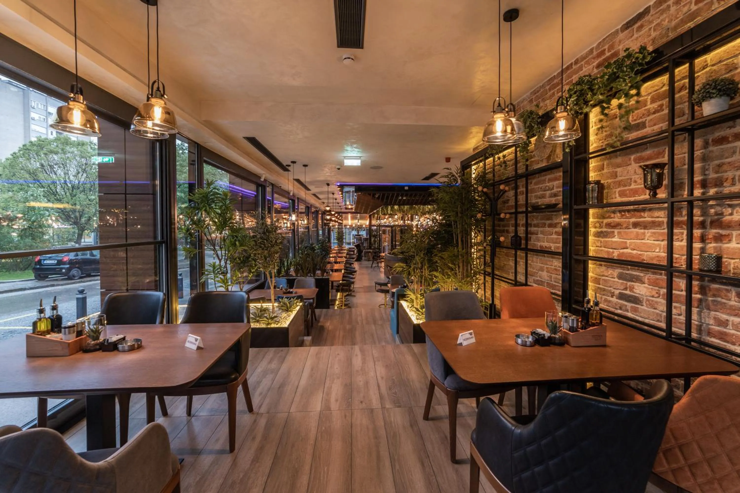 Restaurant/places to eat in Hammeum Hotel