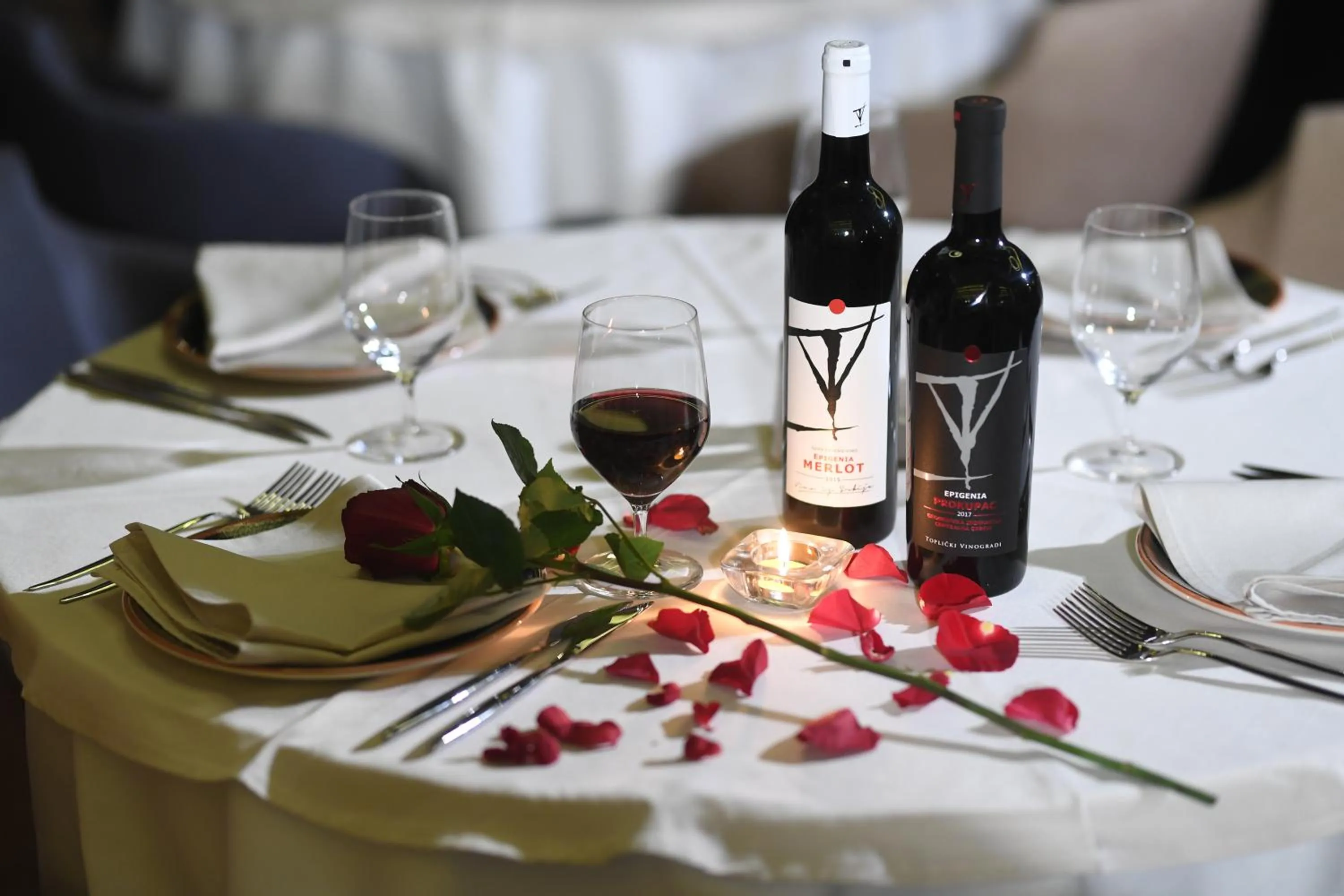 Restaurant/places to eat in Hammeum Hotel