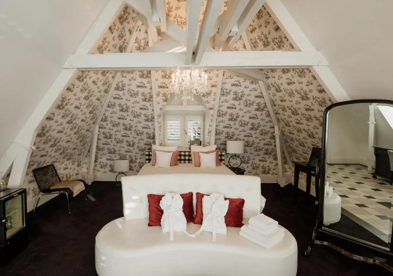 Bed in Landgoed Huize Bergen Den Bosch - Vught