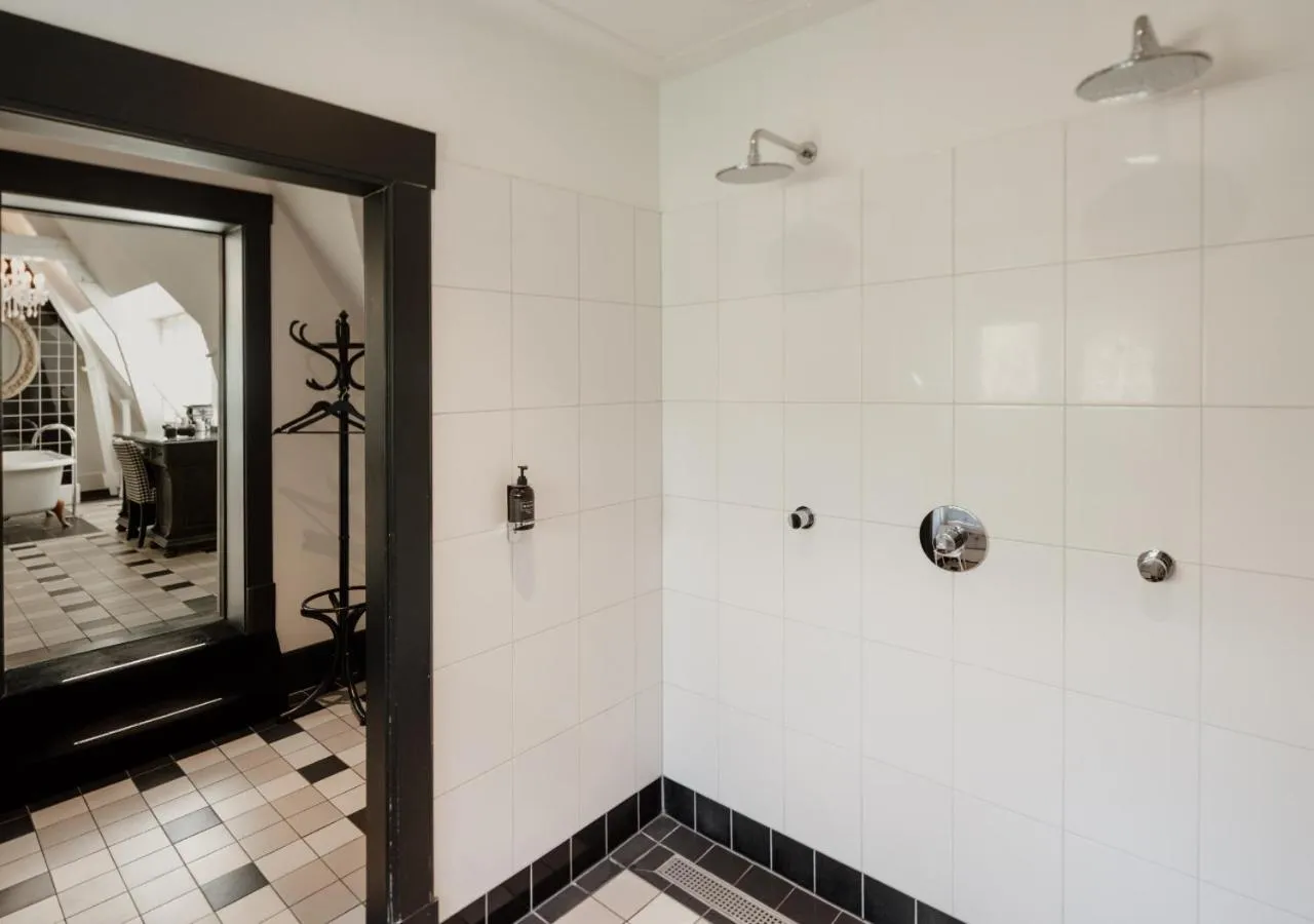 Shower in Landgoed Huize Bergen Den Bosch - Vught