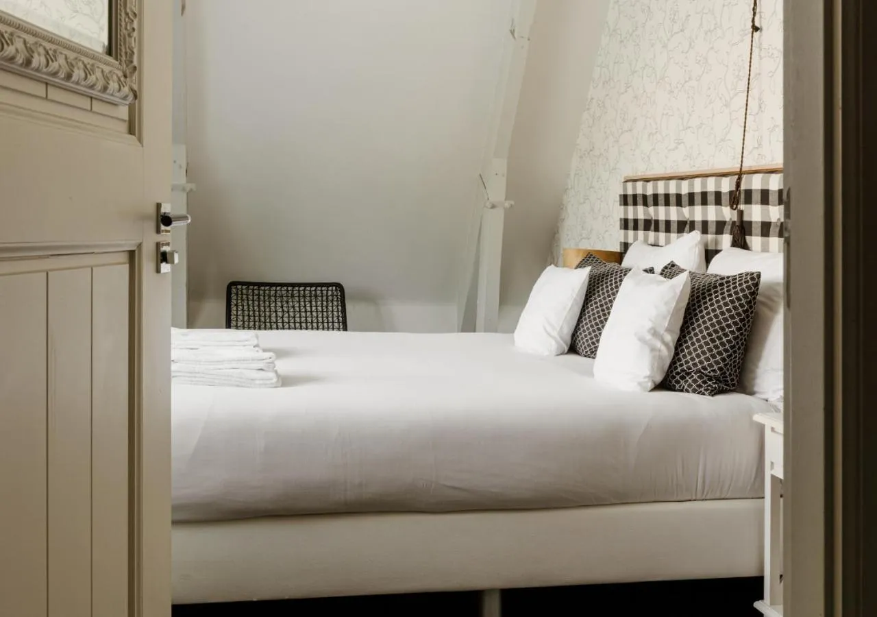 Bed in Landgoed Huize Bergen Den Bosch - Vught