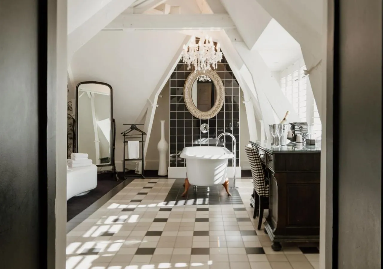 Bathroom in Landgoed Huize Bergen Den Bosch - Vught