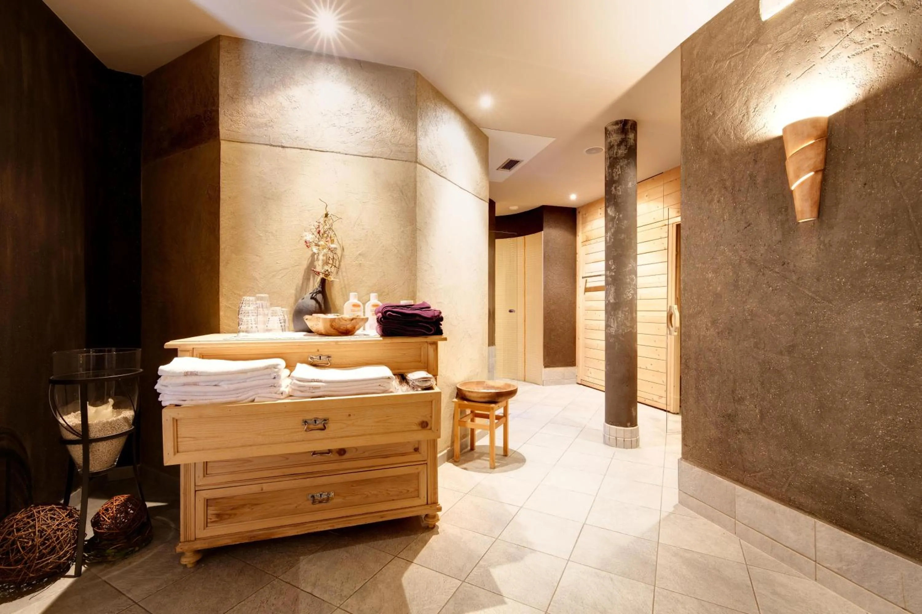 Sauna, Bed in Hotel Pfandleralm