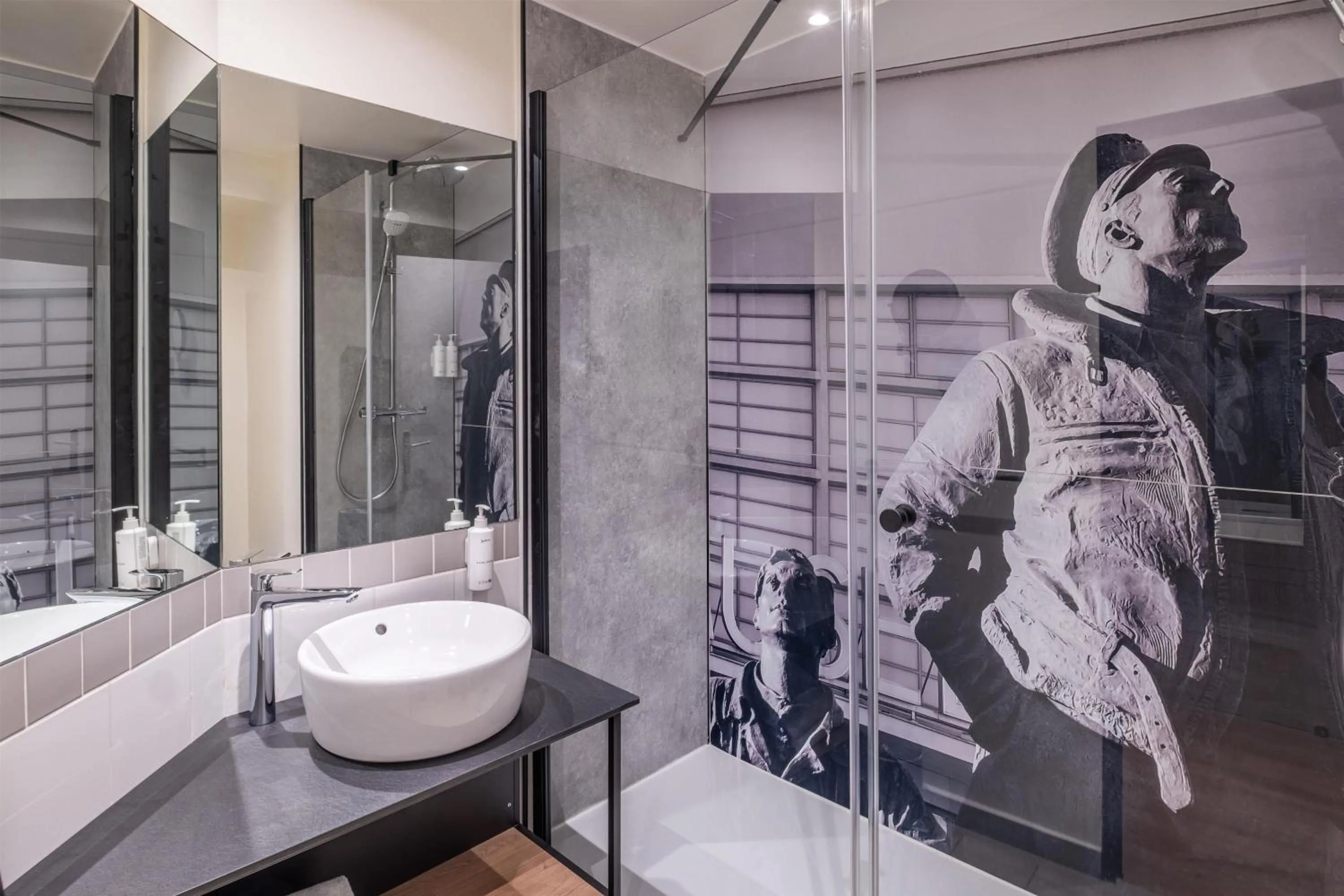 Bathroom in Radisson Hotel Paris Le Bourget