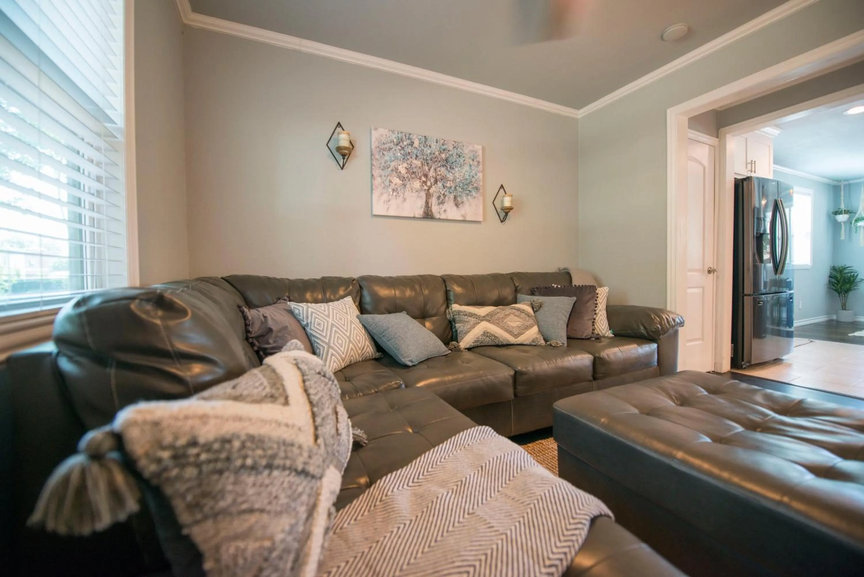 Walk to the Silos! 3 Bed 1960's Bungalow near Baylor