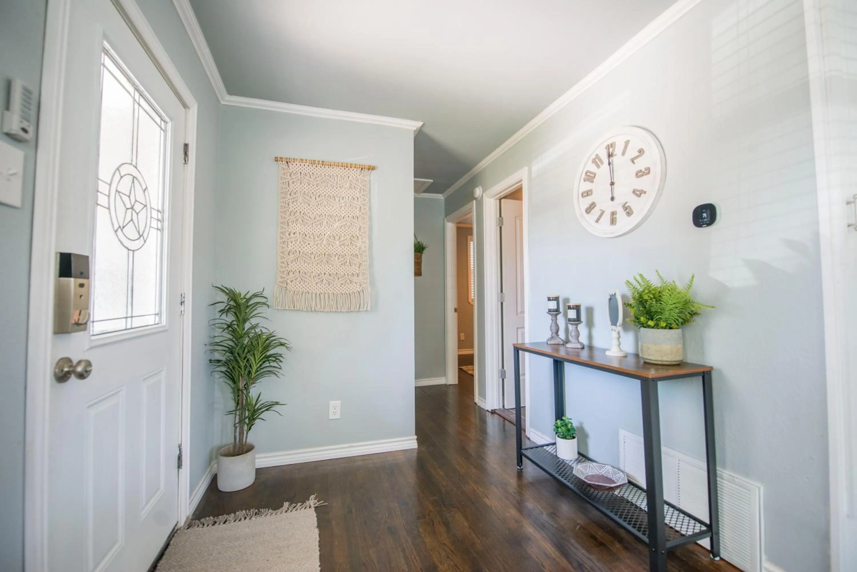 Walk to the Silos! 3 Bed 1960's Bungalow near Baylor