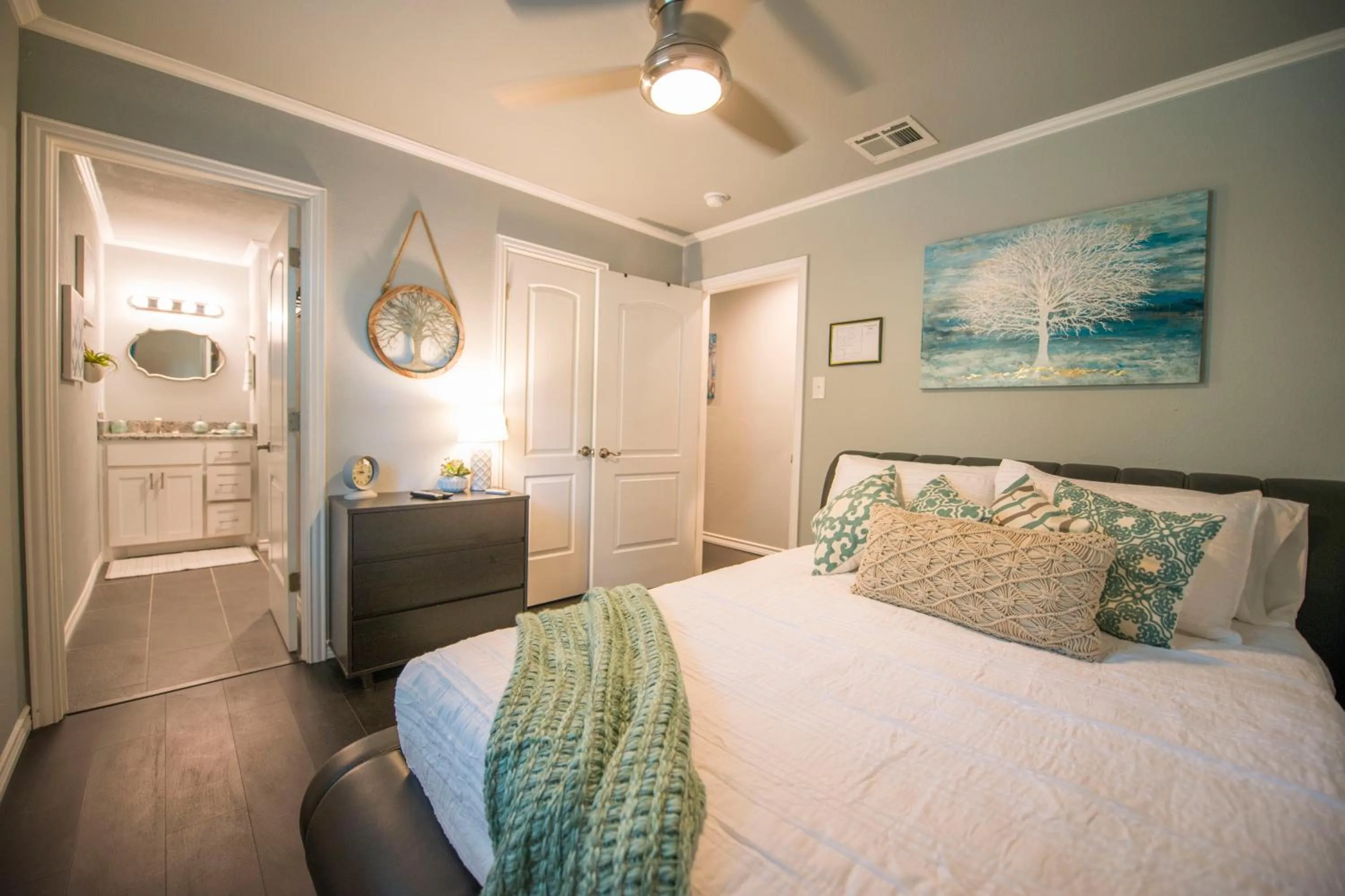 Bed in Walk to the Silos! 3 Bed 1960's Bungalow near Baylor