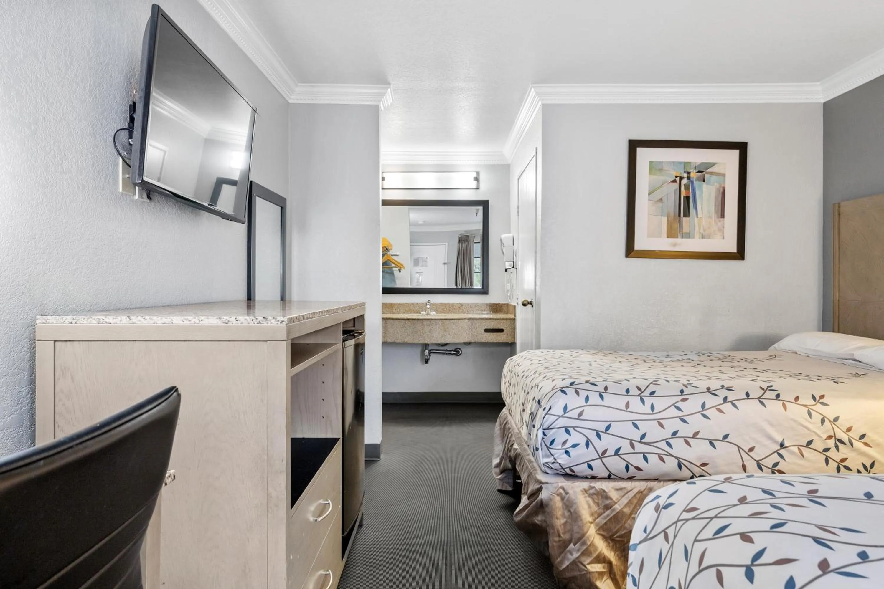 Bed in Americas Best Value Inn - Milpitas