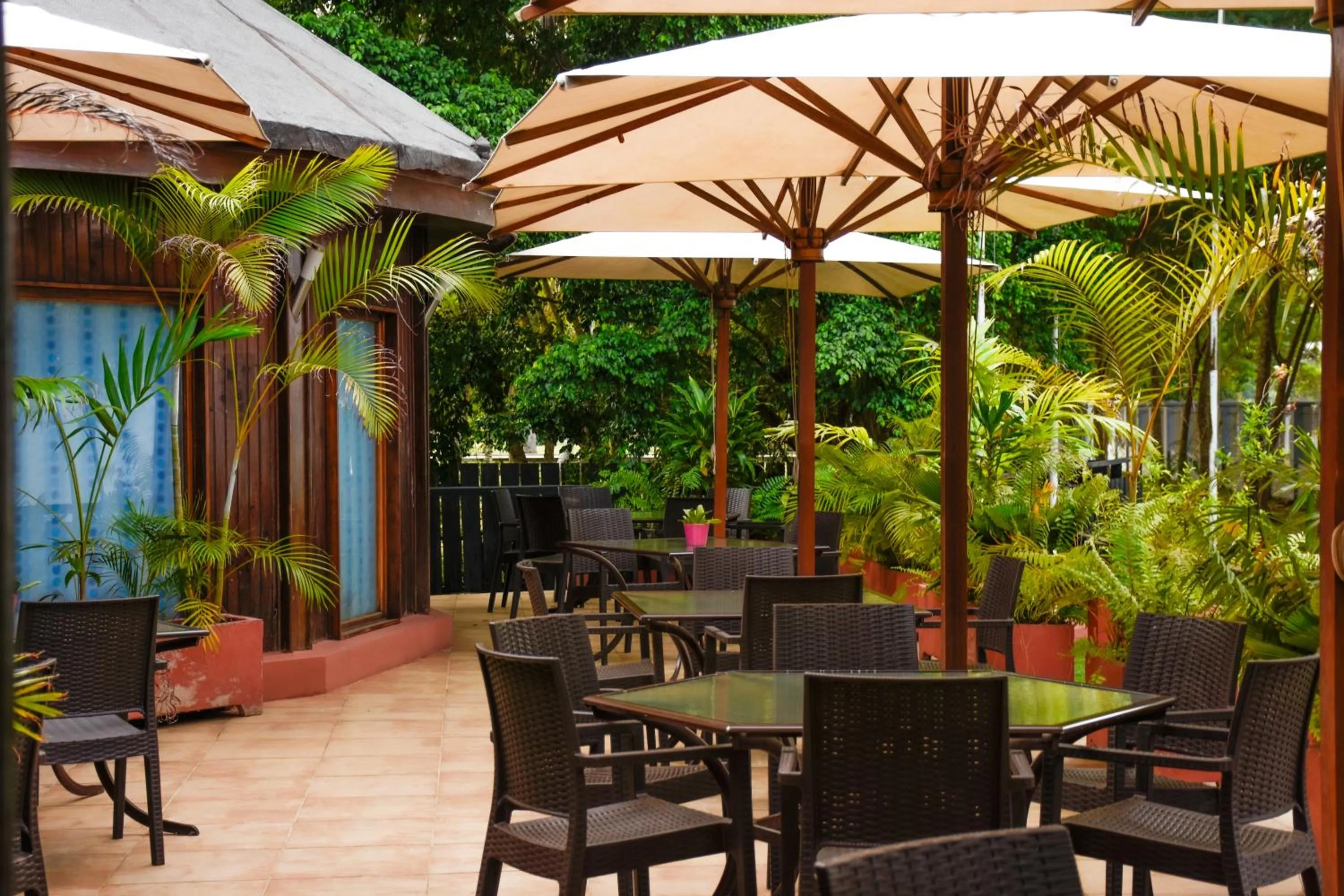 Restaurant/places to eat in Omali São Tomé