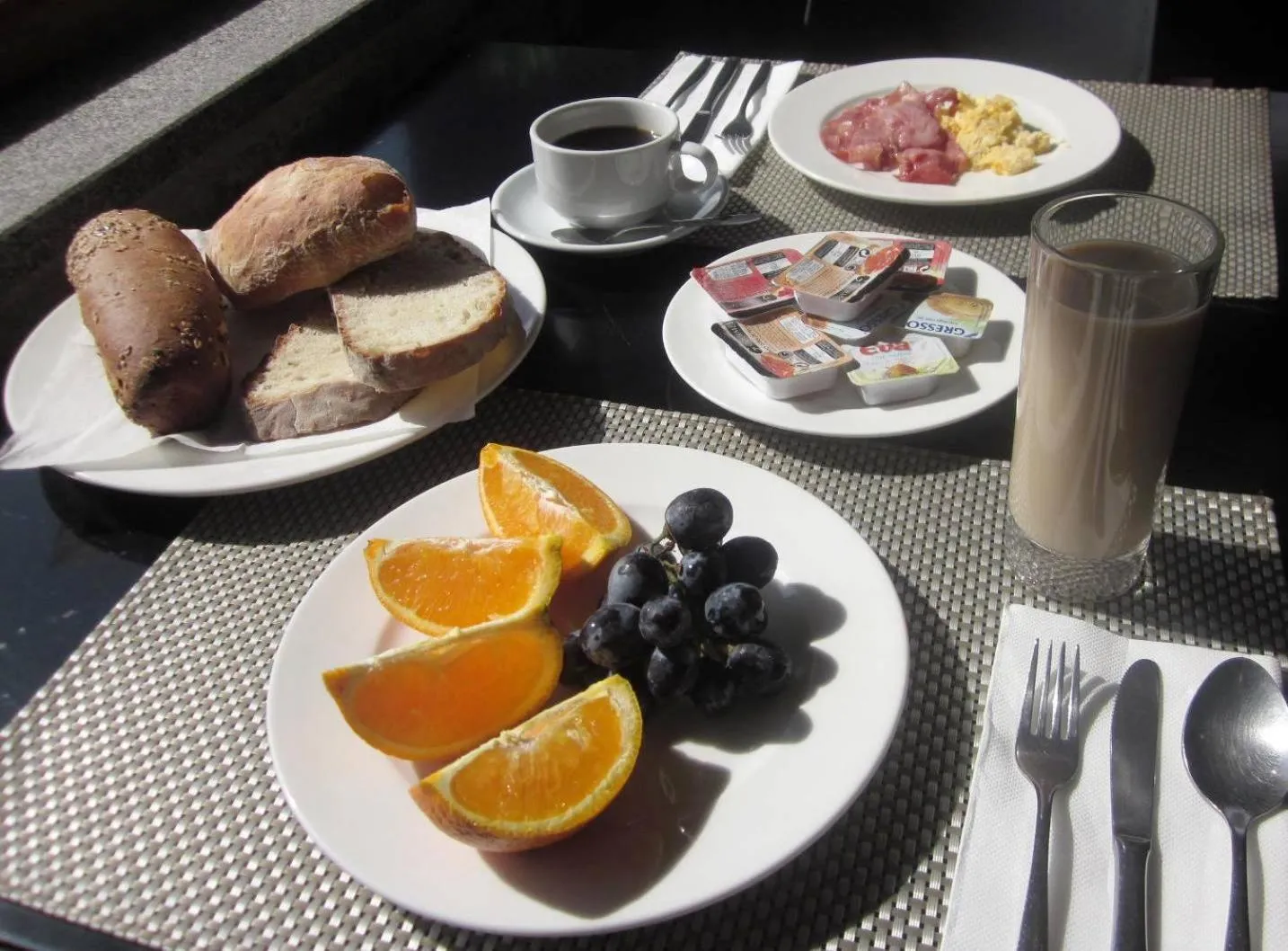 Breakfast in Hotel Vila Bela