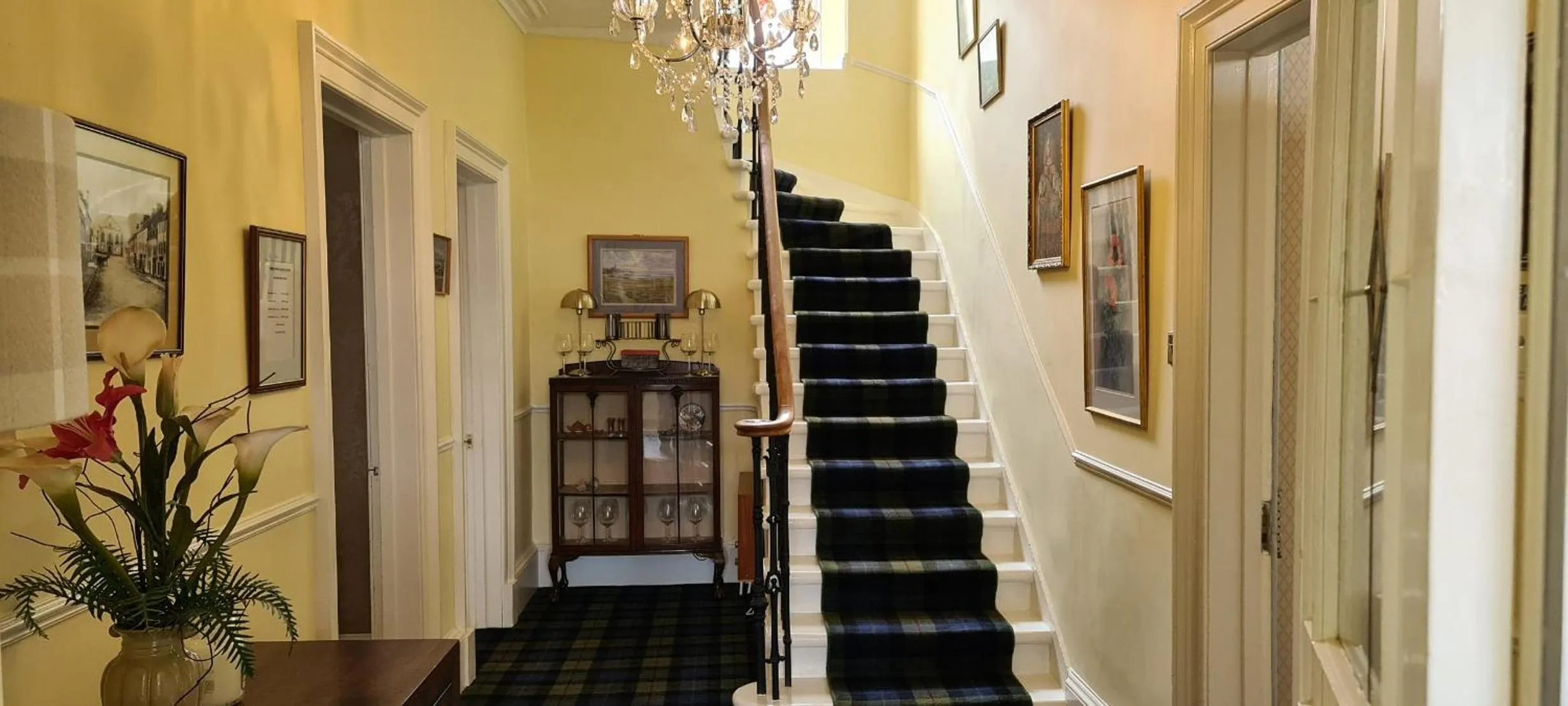 CREAG DHUBH COUNTRY HOUSE