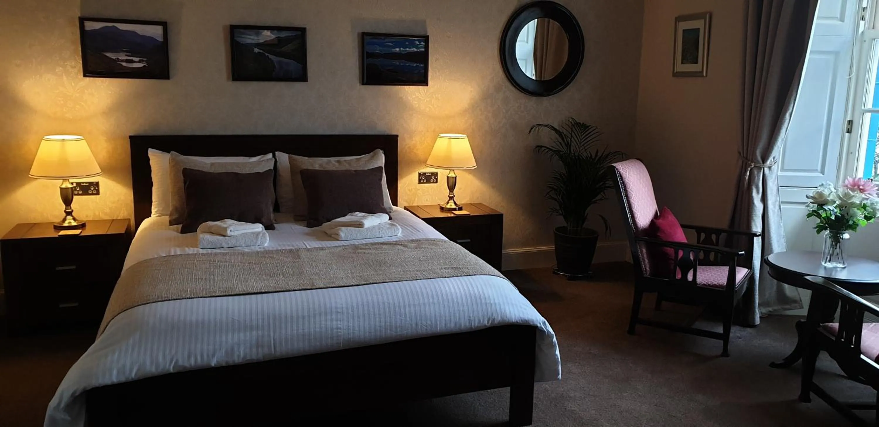 Bed in CREAG DHUBH COUNTRY HOUSE