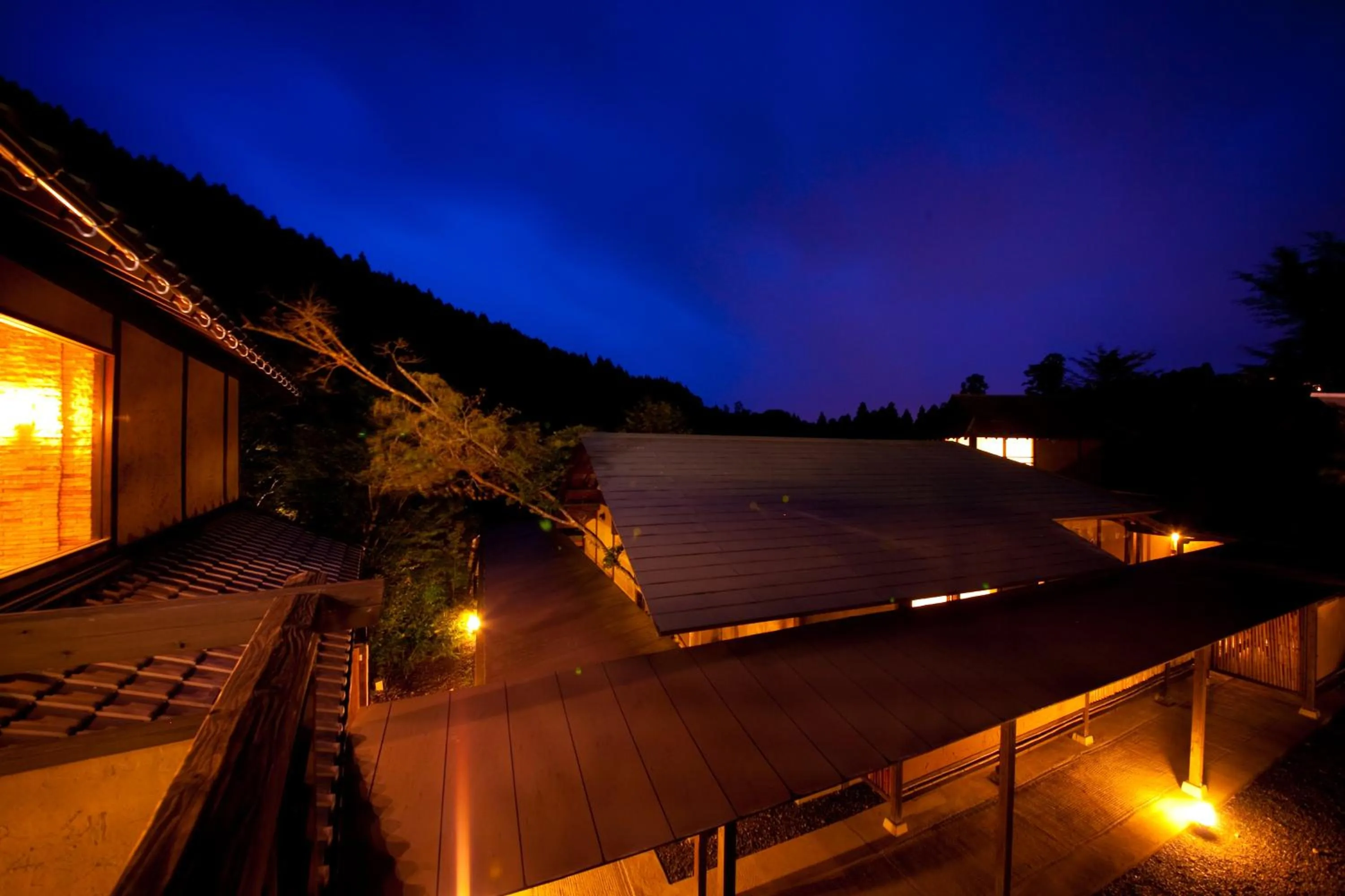 Property building in Yufuin Gettouan