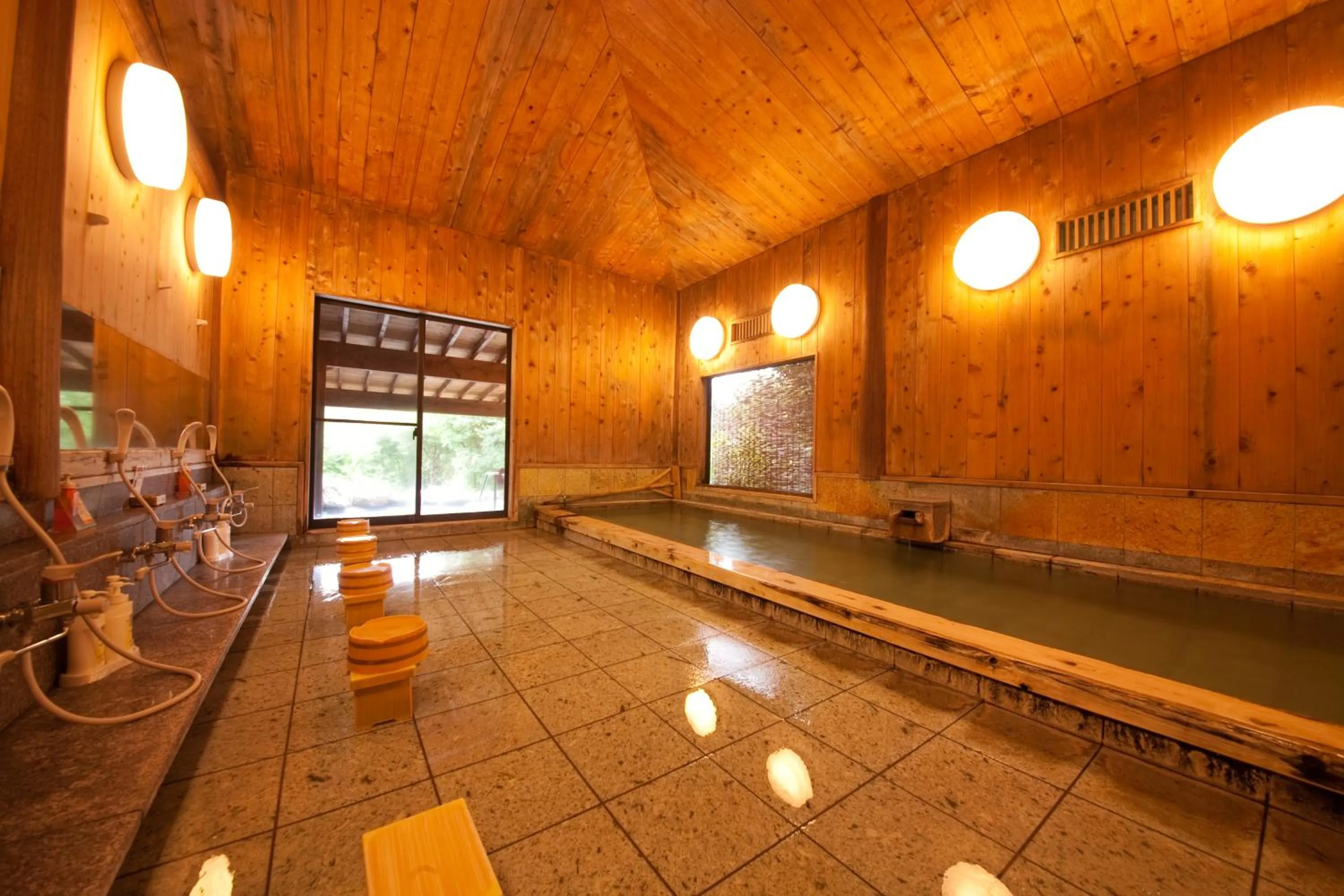Hot Spring Bath in Yufuin Gettouan
