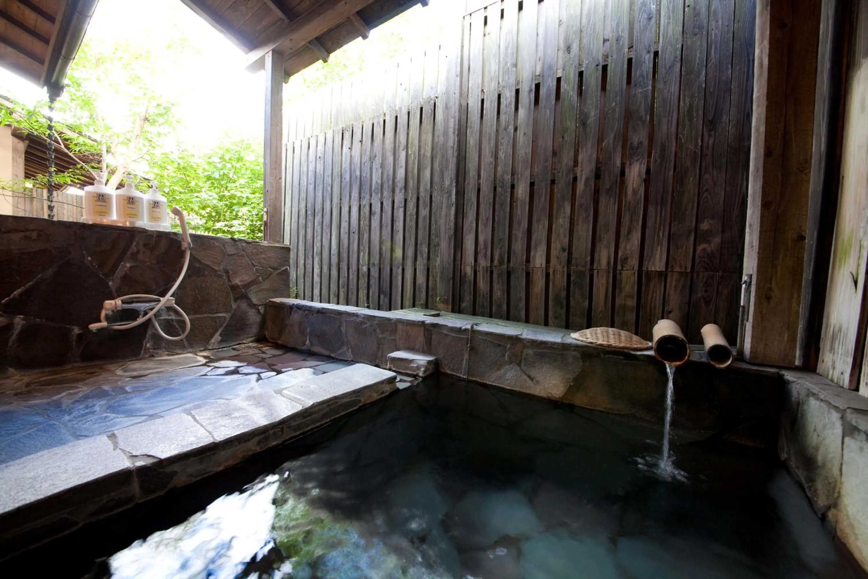 Hot Spring Bath in Yufuin Gettouan